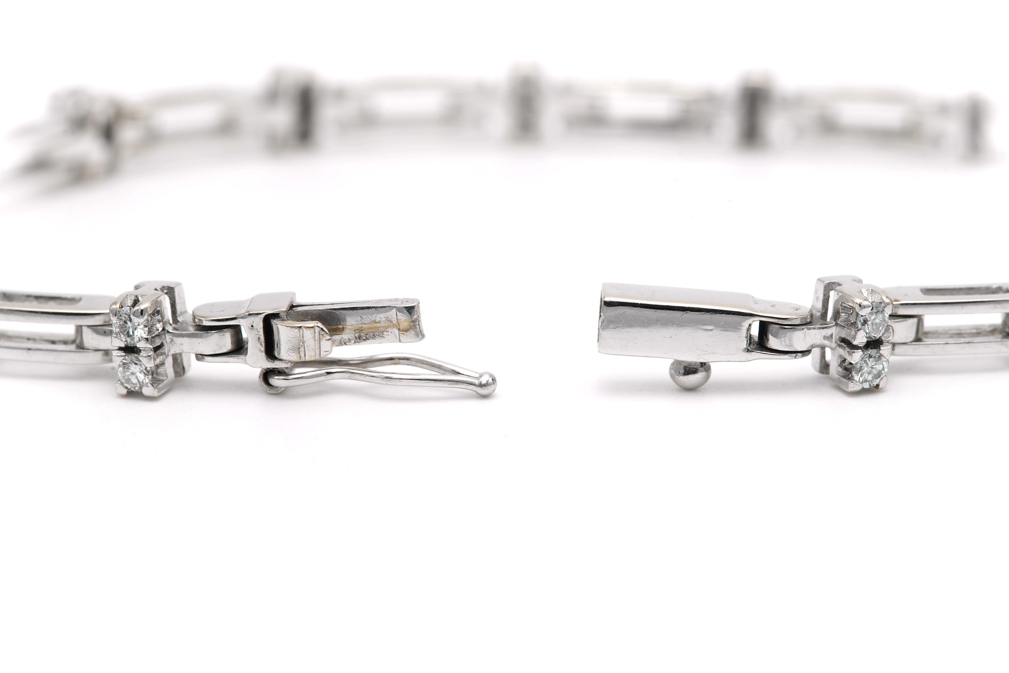 Bracelet contemporain en or blanc 18 carats serti de diamants "taille" brillant (+-0.84ct) - - 6