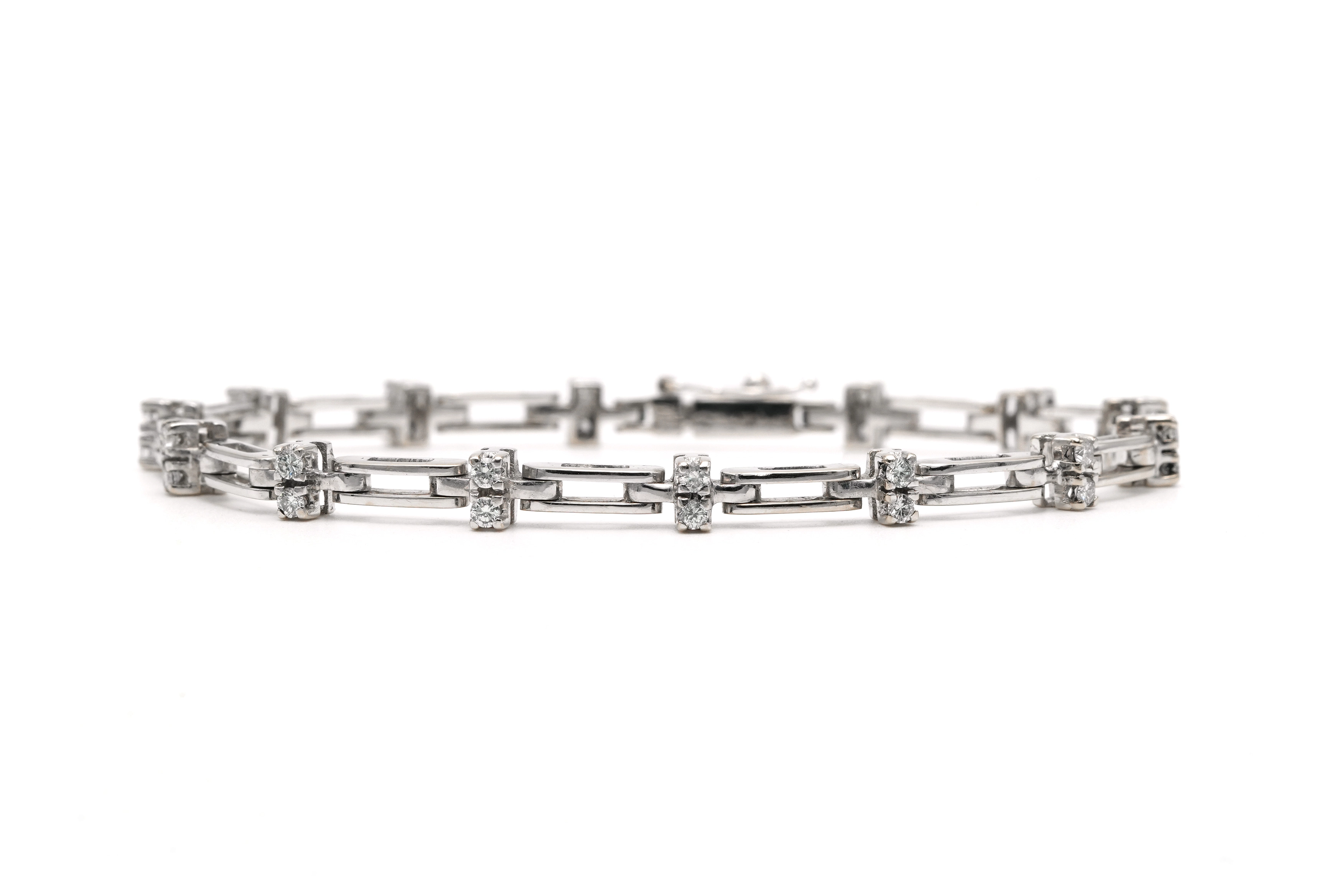 Bracelet contemporain en or blanc 18 carats serti de diamants "taille" brillant (+-0.84ct) - - 2