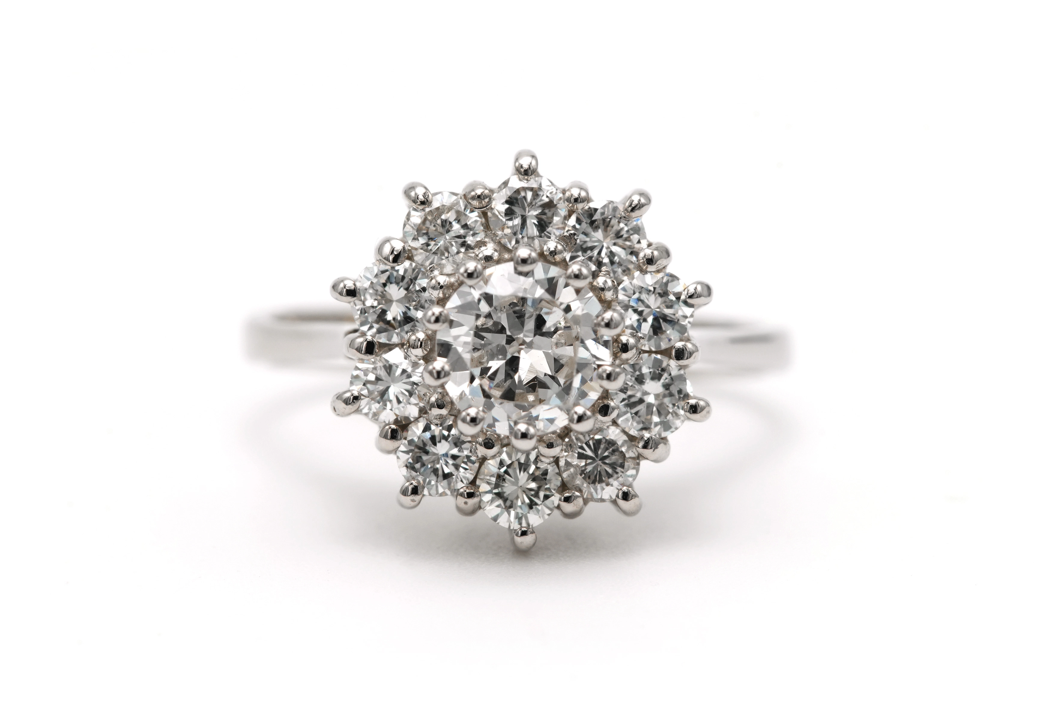 Bague contemporaine en or blanc 18 carats sertie de diamants "taille" brillant (+-1.35ct) - - 1