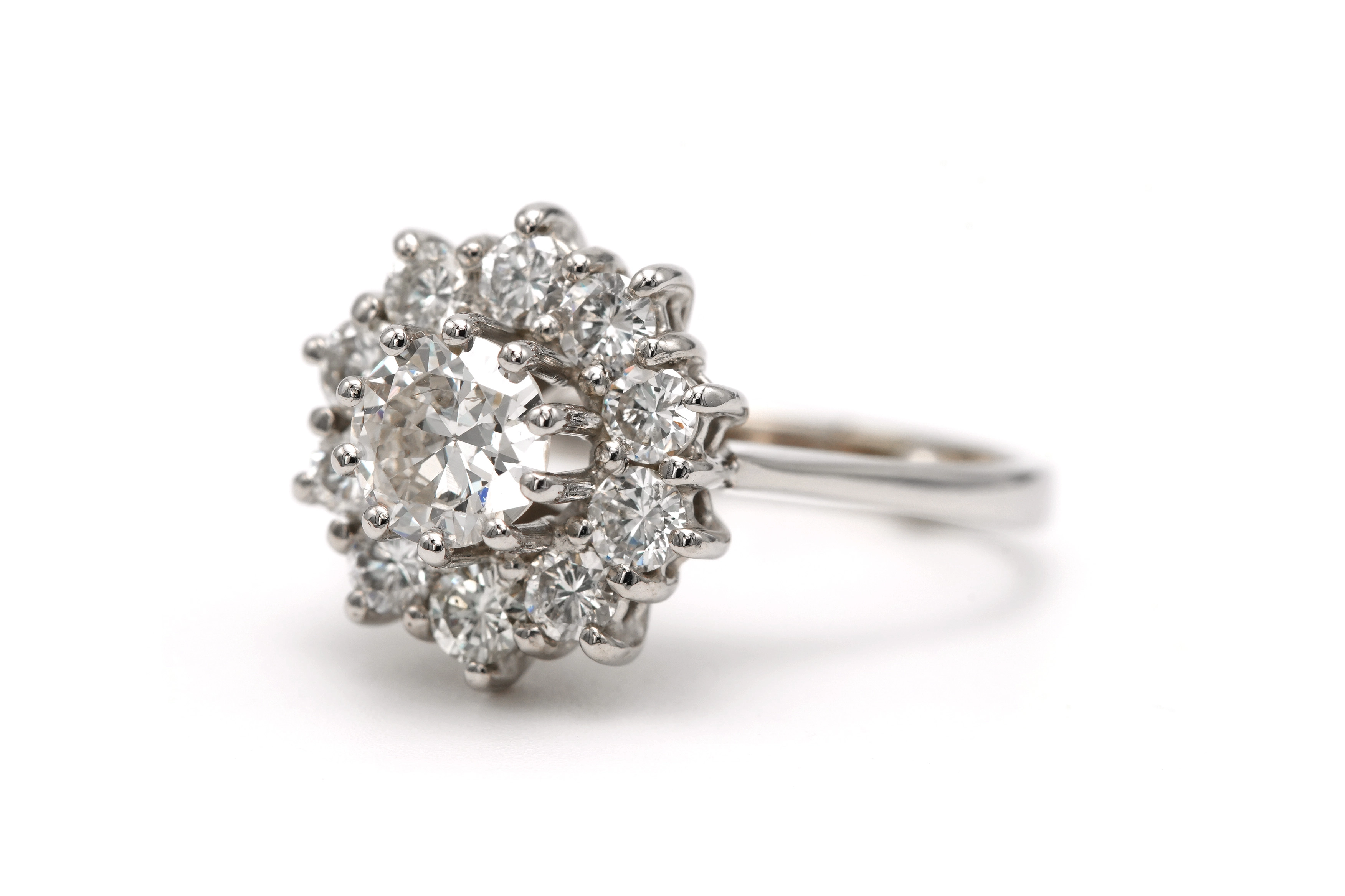 Bague contemporaine en or blanc 18 carats sertie de diamants "taille" brillant (+-1.35ct) - - 2