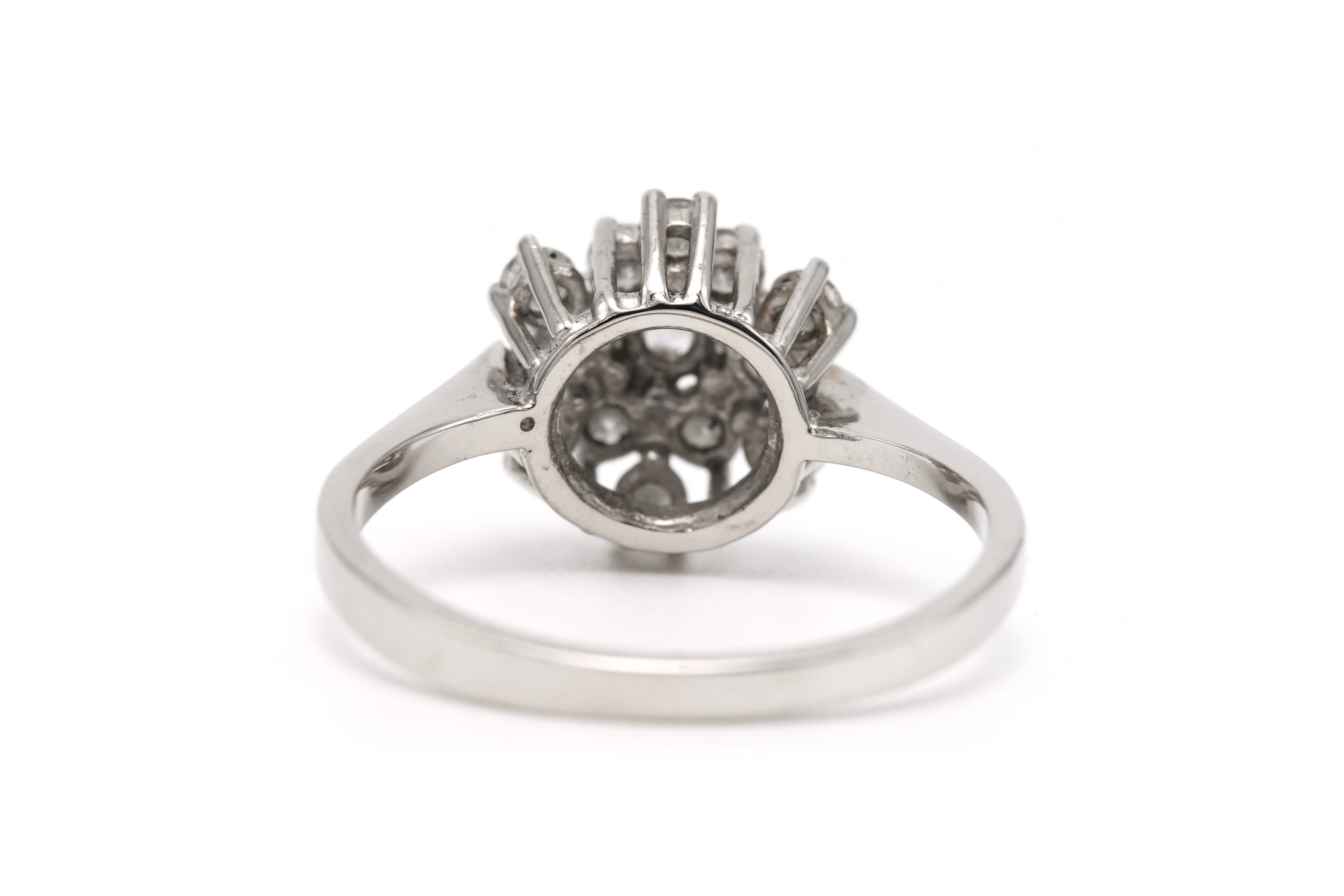 Bague contemporaine en or blanc 18 carats sertie de diamants "taille" brillant (+-0.56ct) - 4