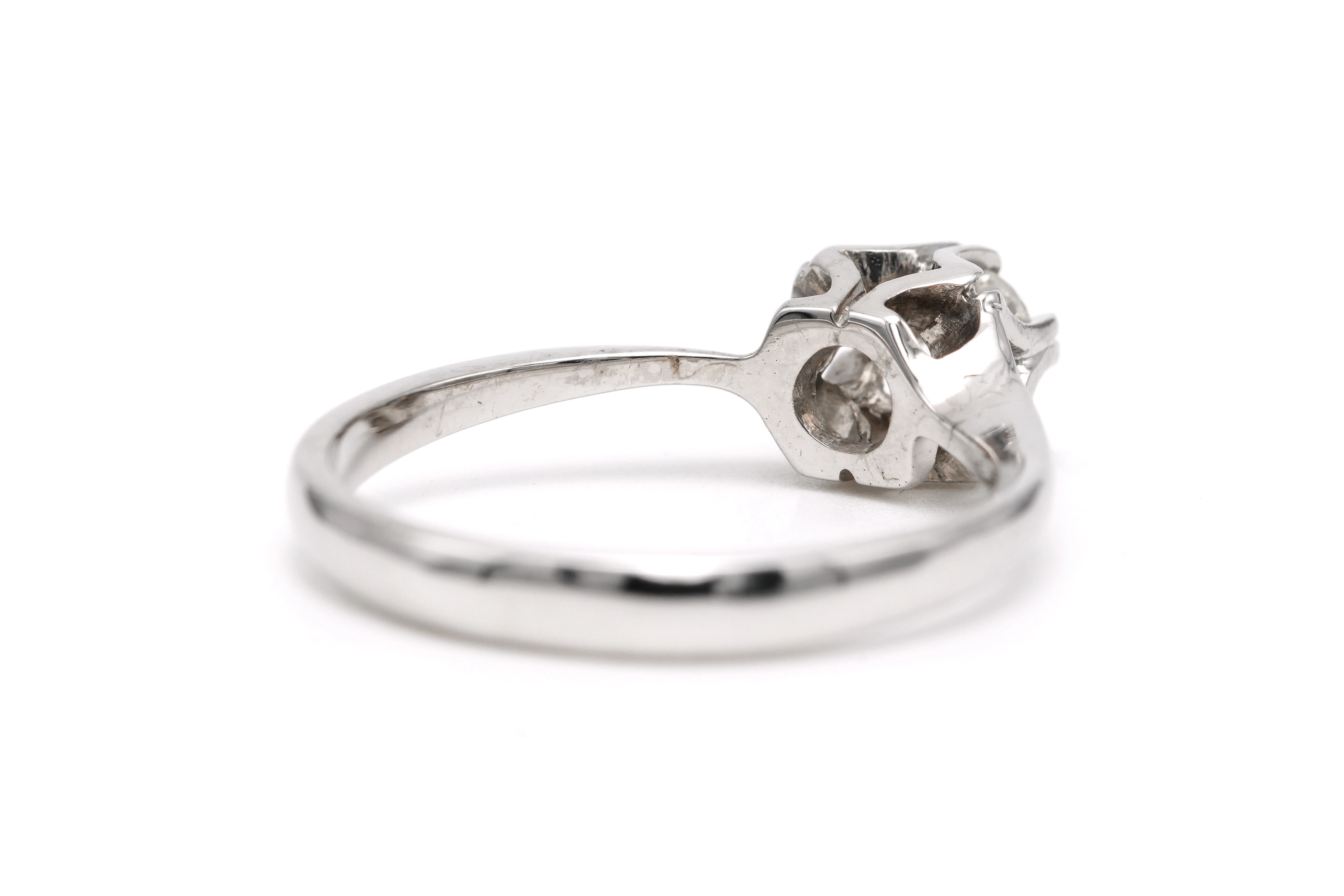 Bague contemporaine en or blanc 18 carats sertie d'un diamant "taille" brillant (+-0.18ct) - 5