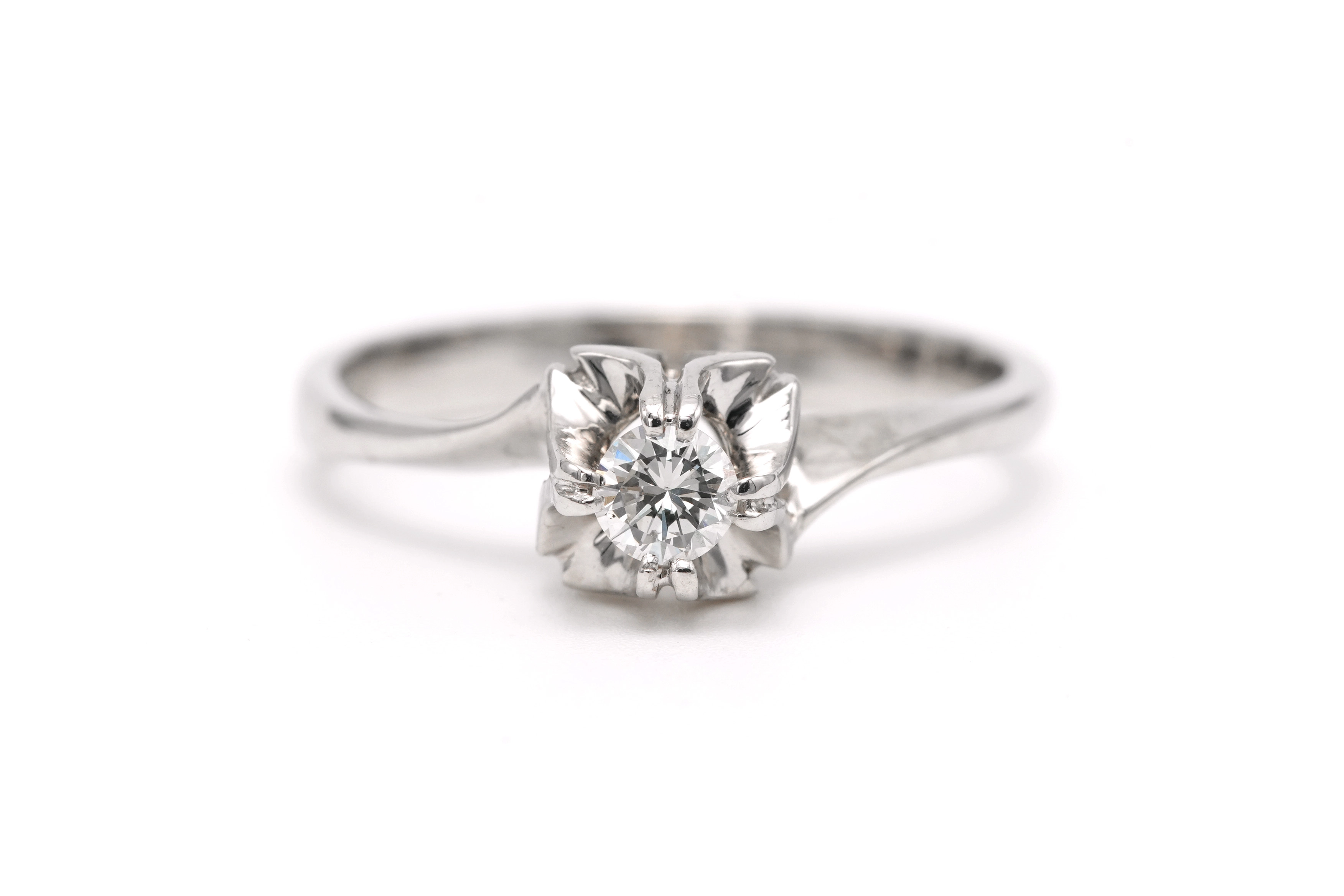 Bague contemporaine en or blanc 18 carats sertie d'un diamant "taille" brillant (+-0.18ct) - - 1