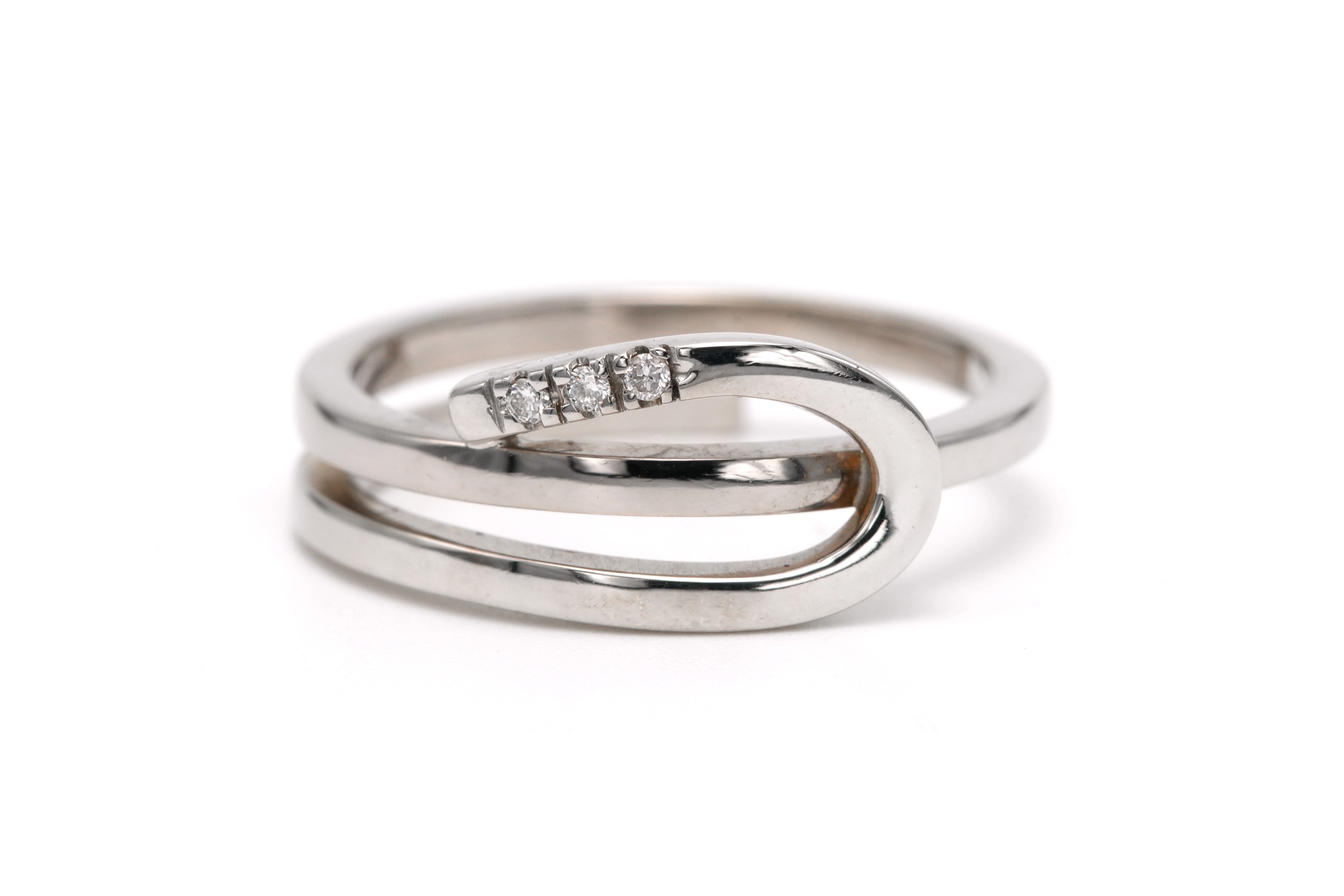 Bague contemporaine en or blanc 18 carats sertie de diamants "taille" brillant (+-0.042ct) - - 1