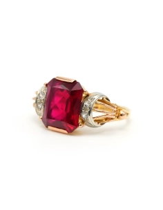 Bague Art Déco en or jaune et blanc 18 carats sertie d'un rubis et de saphirs de synthèse - - 2