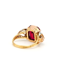 Bague Art Déco en or jaune et blanc 18 carats sertie d'un rubis et de saphirs de synthèse - 5