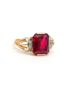 Bague Art Déco en or jaune et blanc 18 carats sertie d'un rubis et de saphirs de synthèse - 6