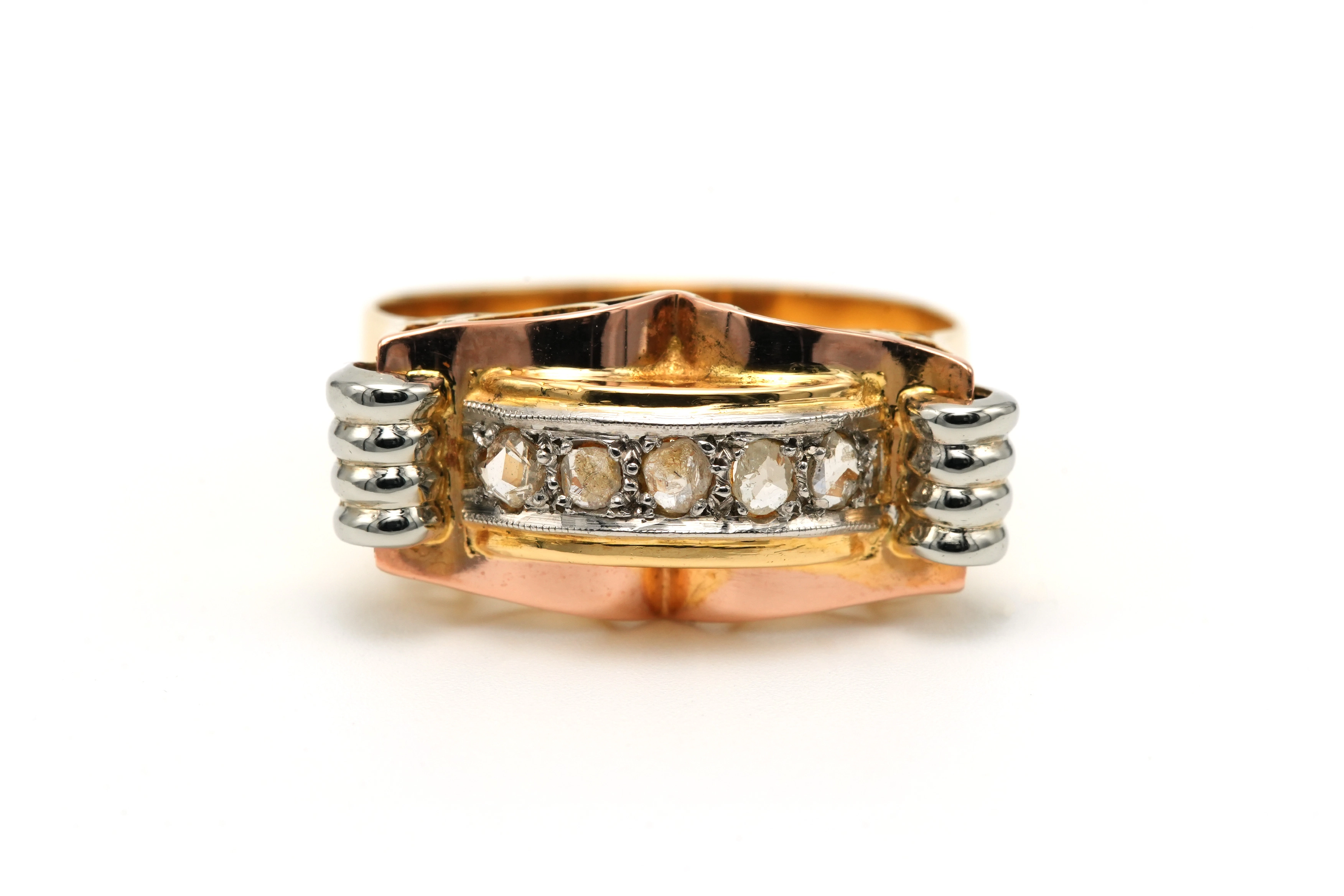 Bague Art Déco en or jaune et blanc 18 carats sertie de diamants "taille" rose - 1