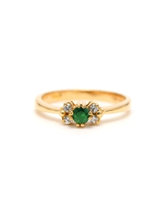 Bague contemporaine en or jaune 18 carats sertie d'une émeraude et de diamants "taille" brillant (+-0.056ct) - 1