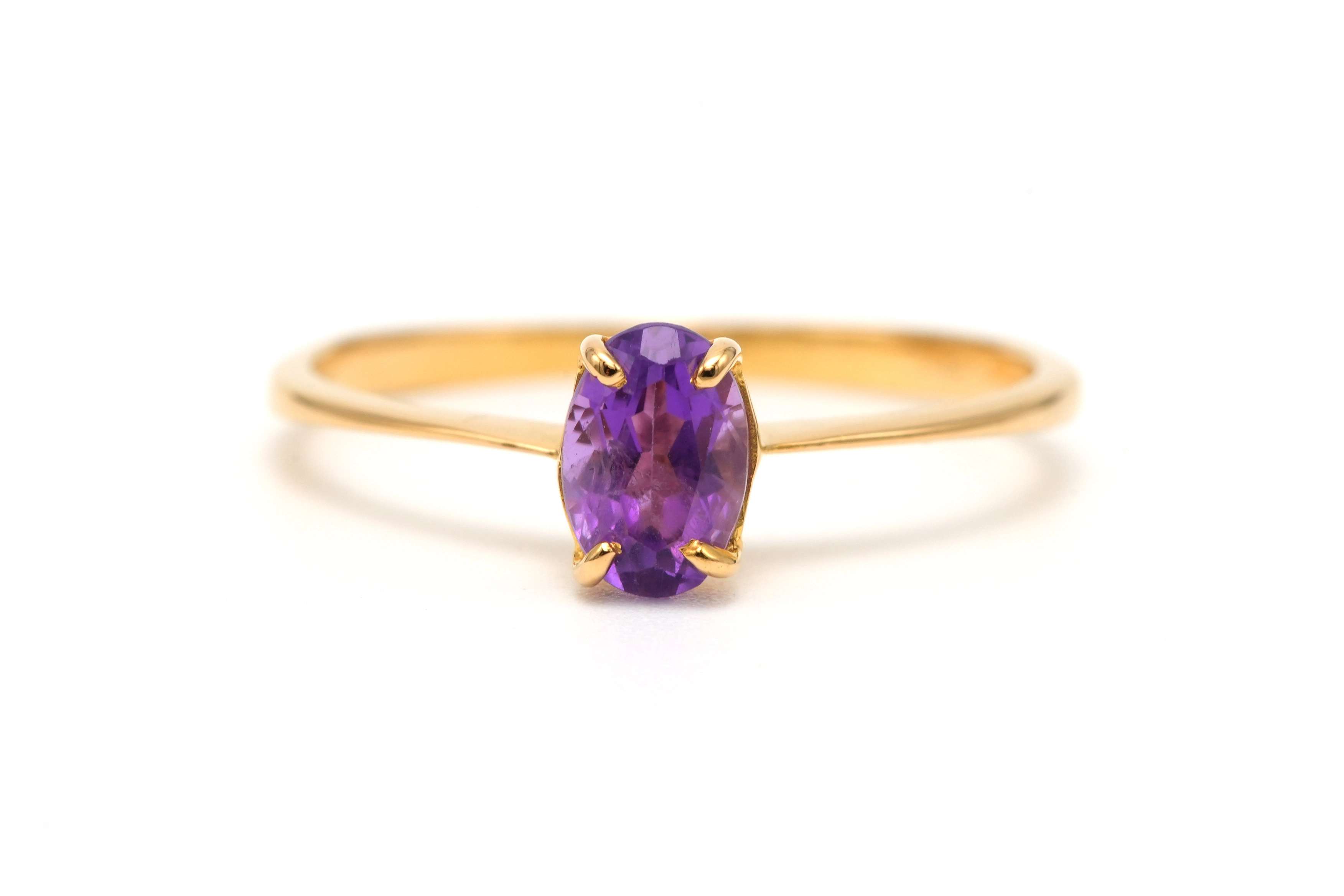 Bague contemporaine en or jaune 18 carats sertie d'une améthyste - 1