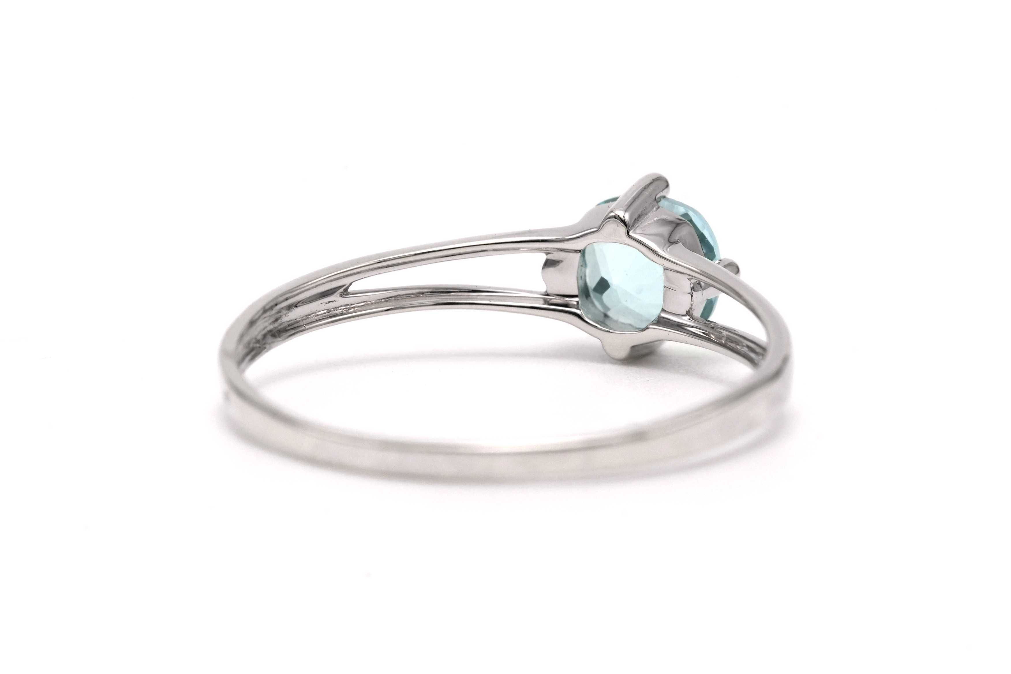 Bague contemporaine en or blanc 9 carats sertie d'une topaze - 5