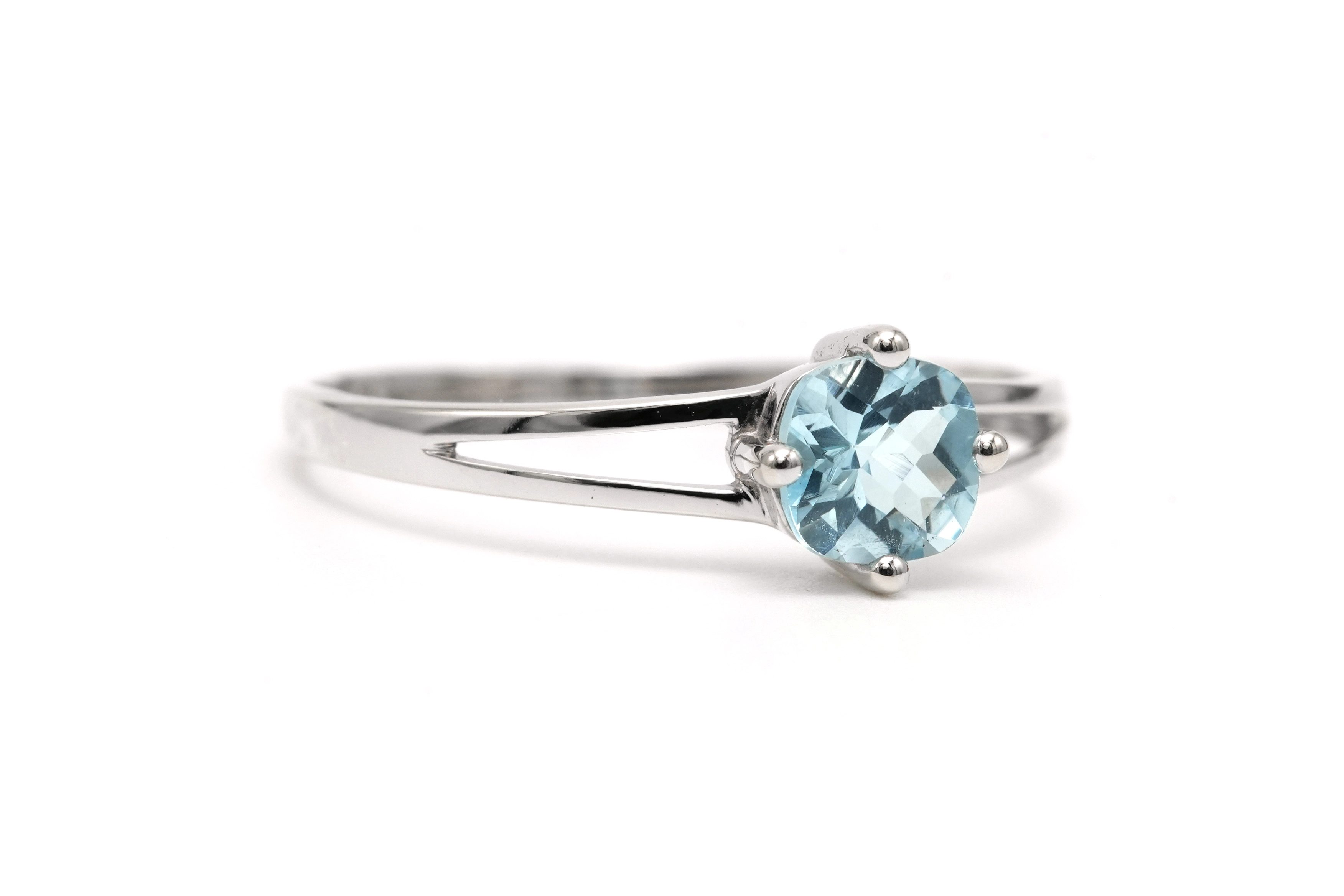 Bague contemporaine en or blanc 9 carats sertie d'une topaze - 6