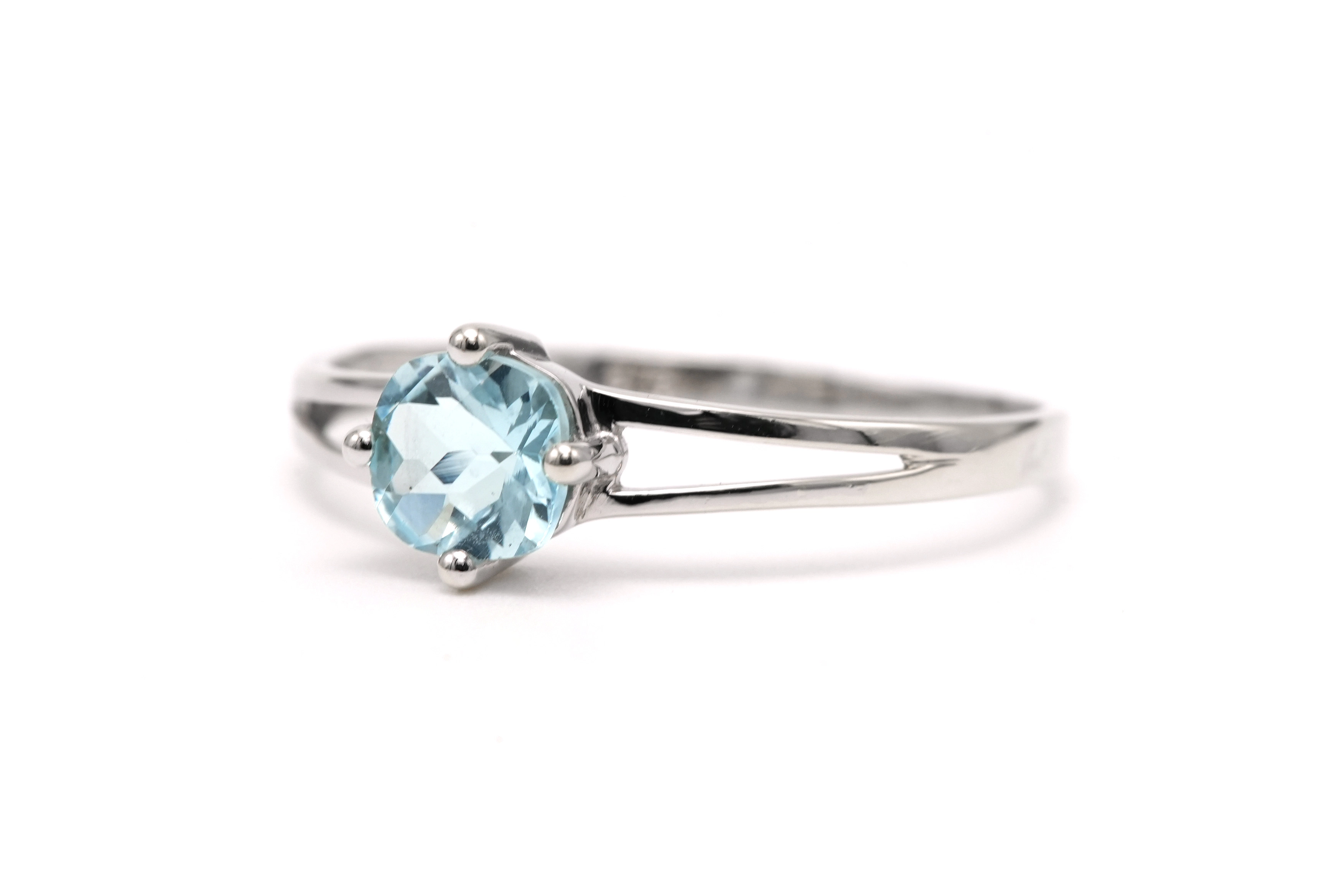 Bague contemporaine en or blanc 9 carats sertie d'une topaze - - 2