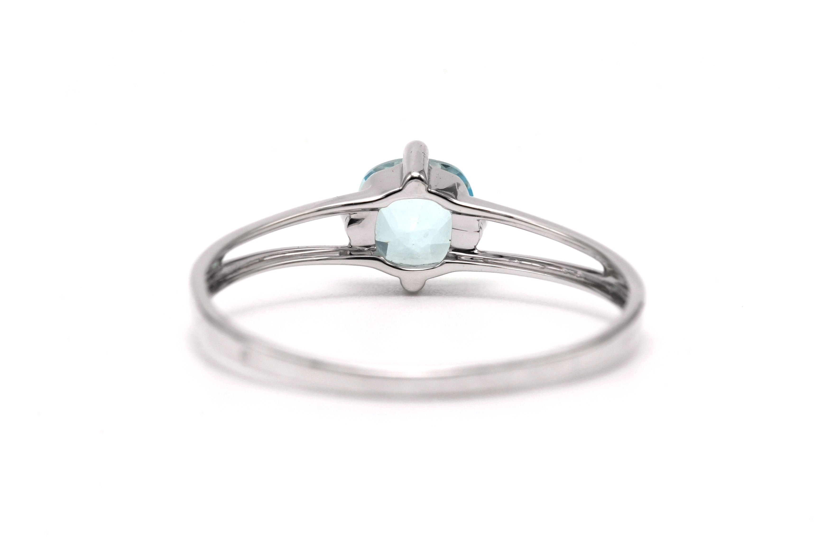 Bague contemporaine en or blanc 9 carats sertie d'une topaze - 4