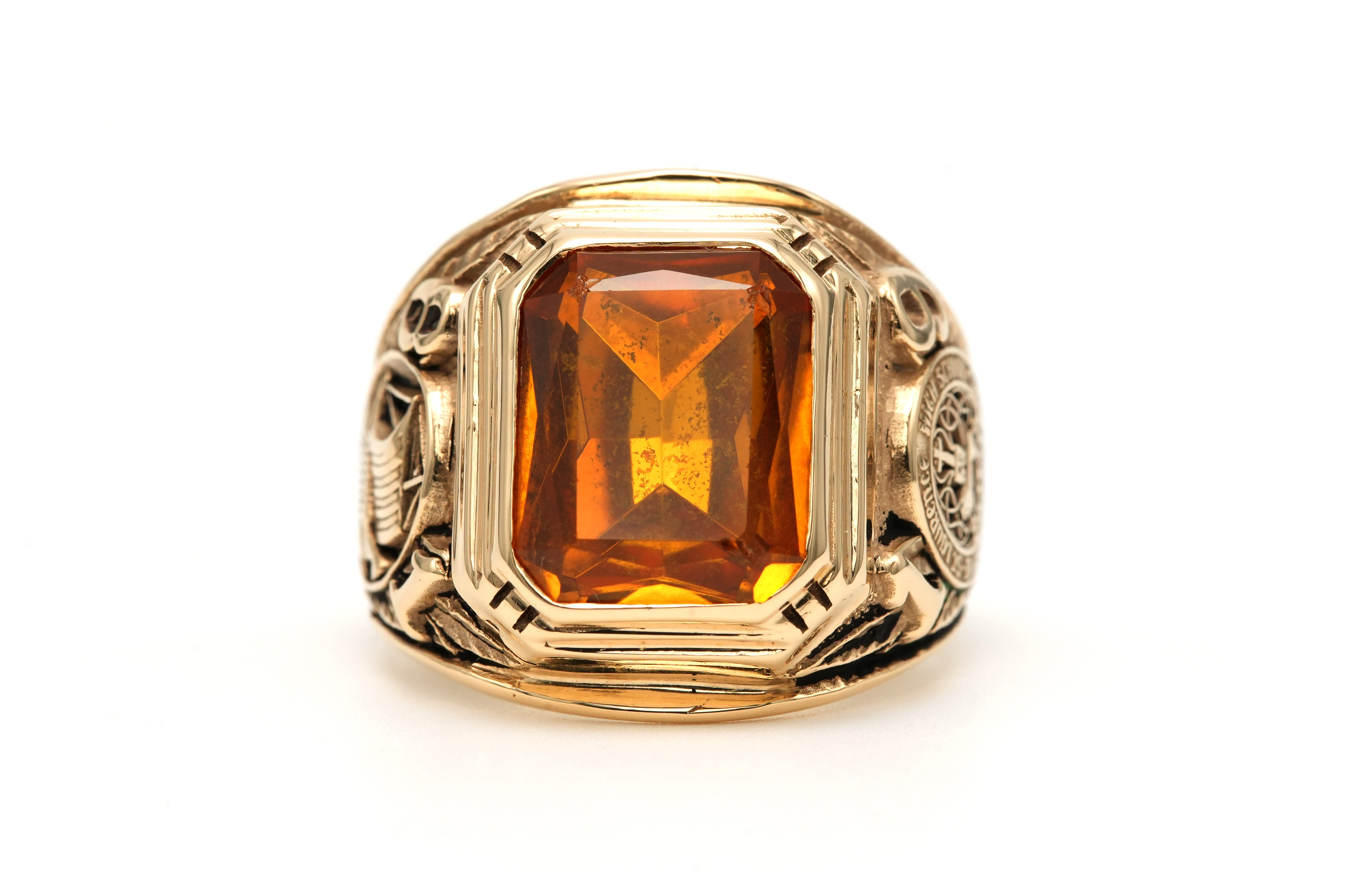 Chevalière "universitaire" 1981 en or jaune 10 carats sertie d'une citrine - 1