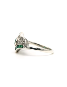 Bague Années 70 en or blanc 18 carats sertie d'émeraudes et de diamants "taille" brillant (+-0.084ct) - 3
