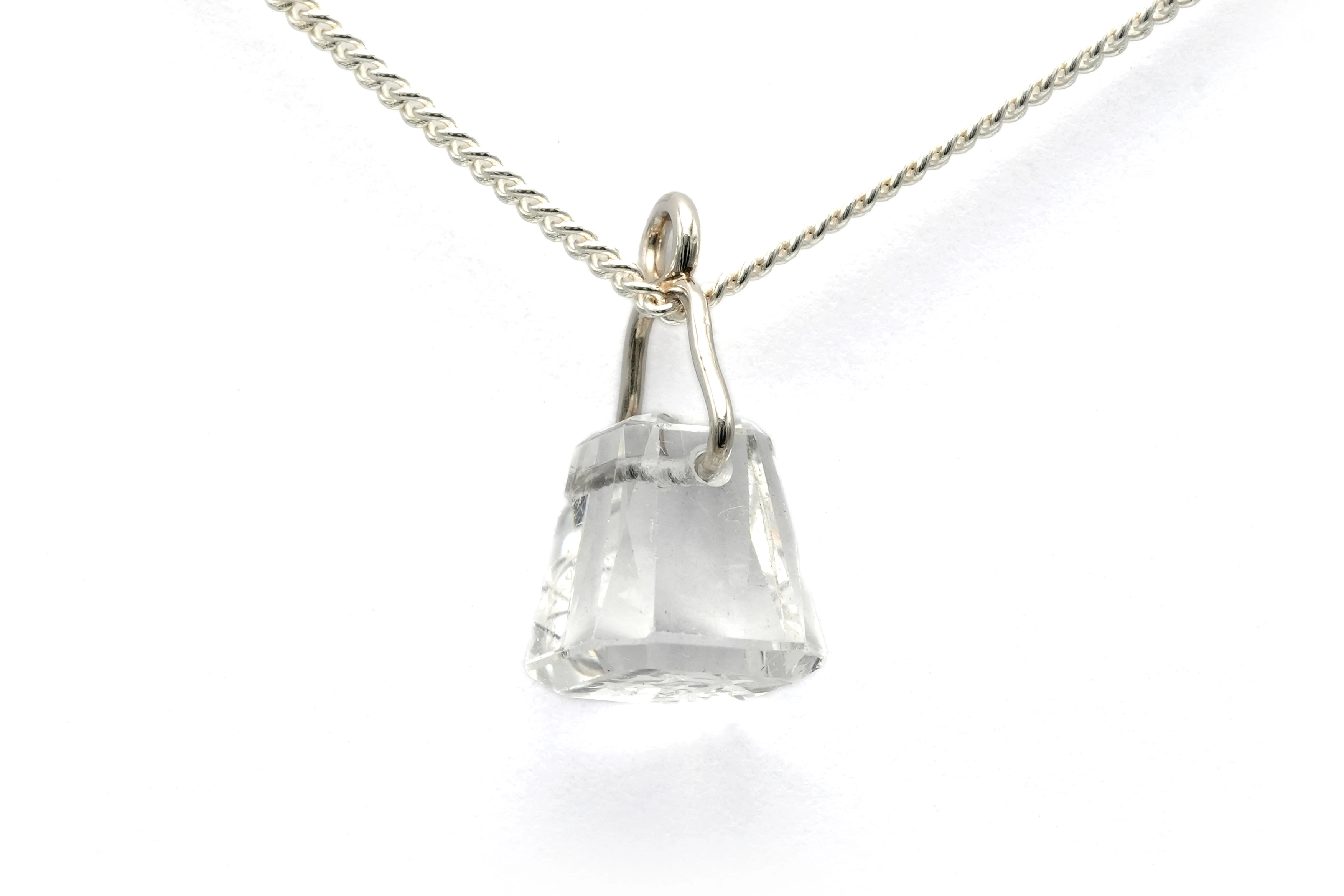 Pendentif Napoléon III en argent serti d'un cristal de roche