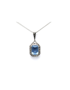 Pendentif Art Déco en argent serti de marcassites et d'une spinelle de synthèse