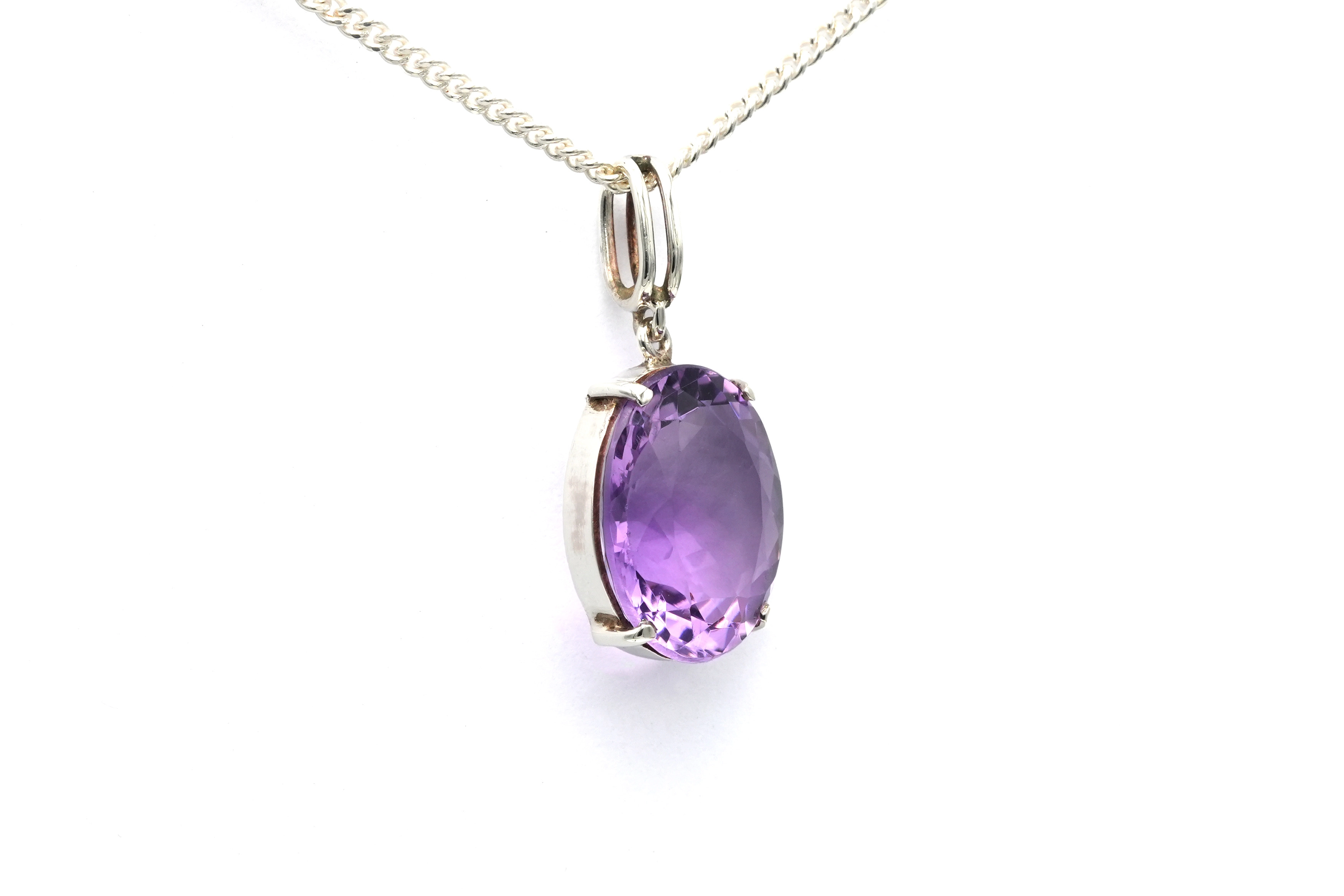 Pendentif Art Déco en argent serti d'une améthyste