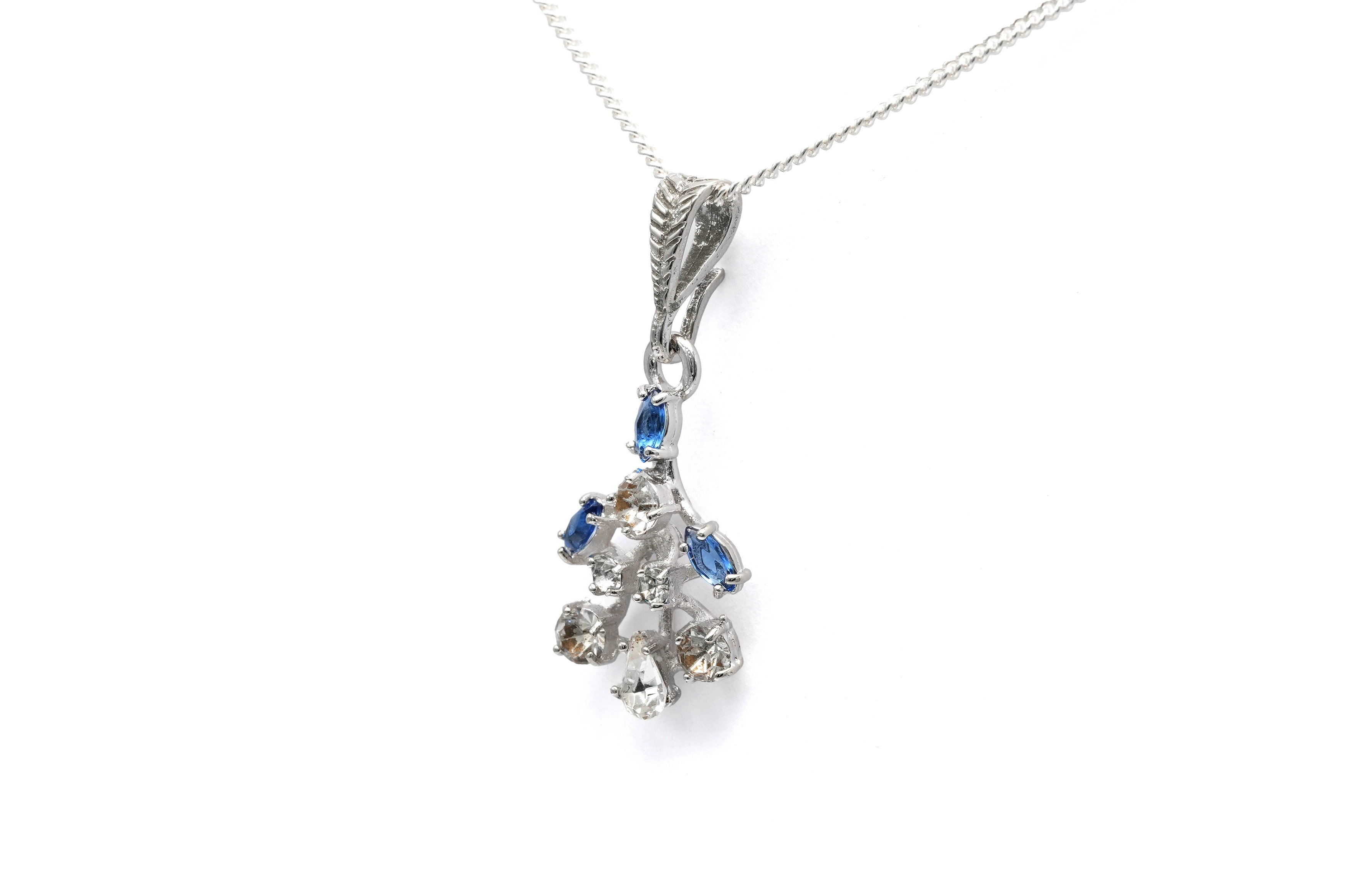 Pendentif Années 70 en argent 800 serti de strass