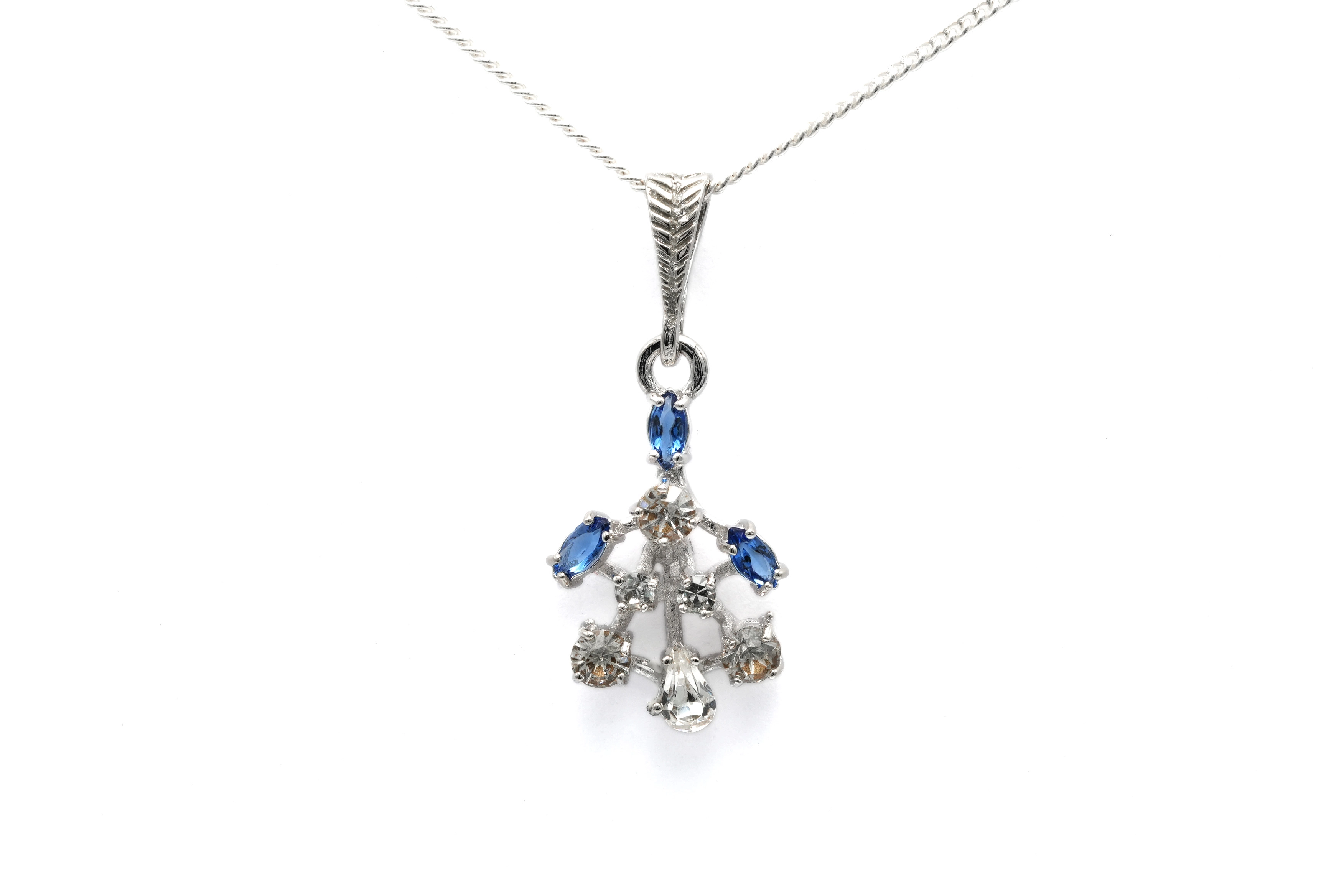 Pendentif Années 70 en argent 800 serti de strass - - 1