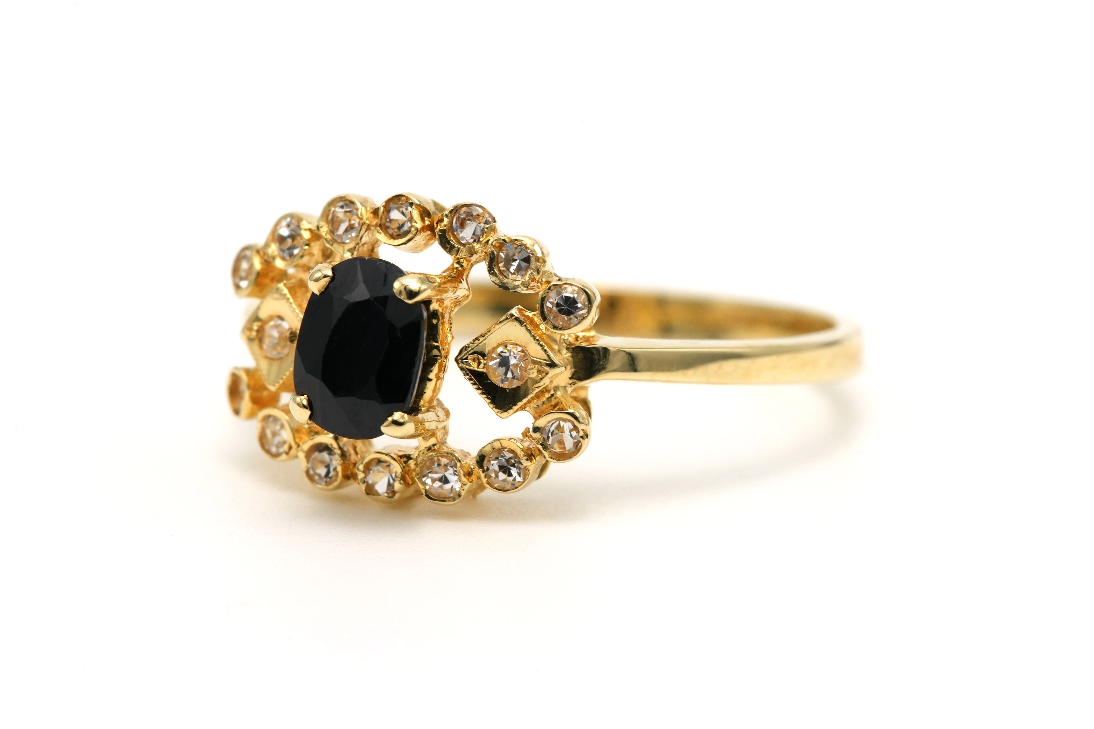Bague Art Déco en or jaune 14 carats sertie d'un saphir et de diamants "taille" 8/8 - 2