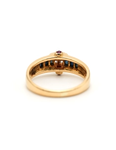 Bague contemporaine en or jaune 18 carats sertie de saphirs, de rubis et de diamants "taille" brillant (+-0.056ct) - - 4