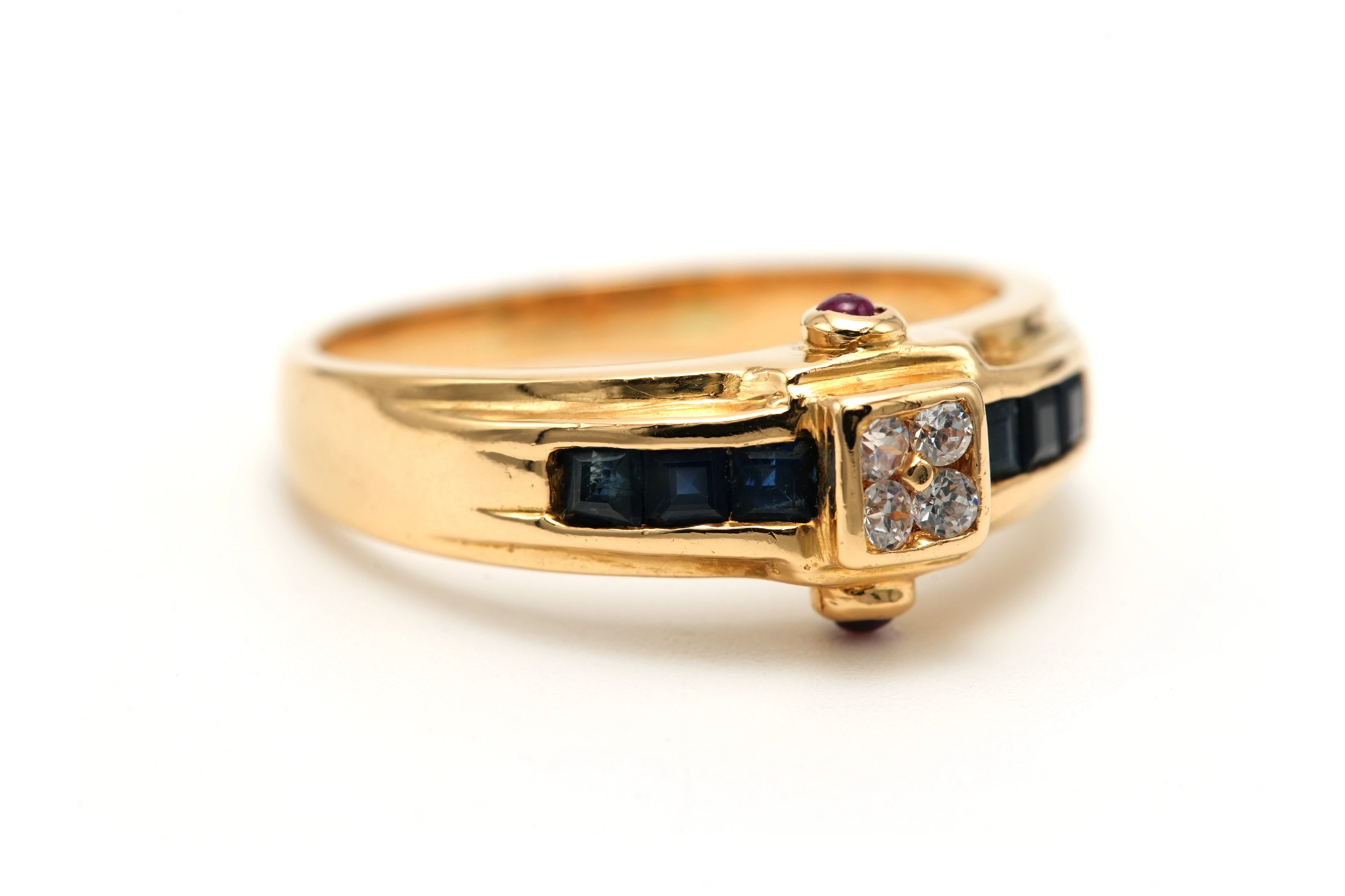 Bague contemporaine en or jaune 18 carats sertie de saphirs, de rubis et de diamants "taille" brillant (+-0.056ct) - - 6