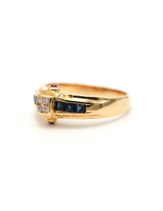 Bague contemporaine en or jaune 18 carats sertie de saphirs, de rubis et de diamants "taille" brillant (+-0.056ct) - - 2