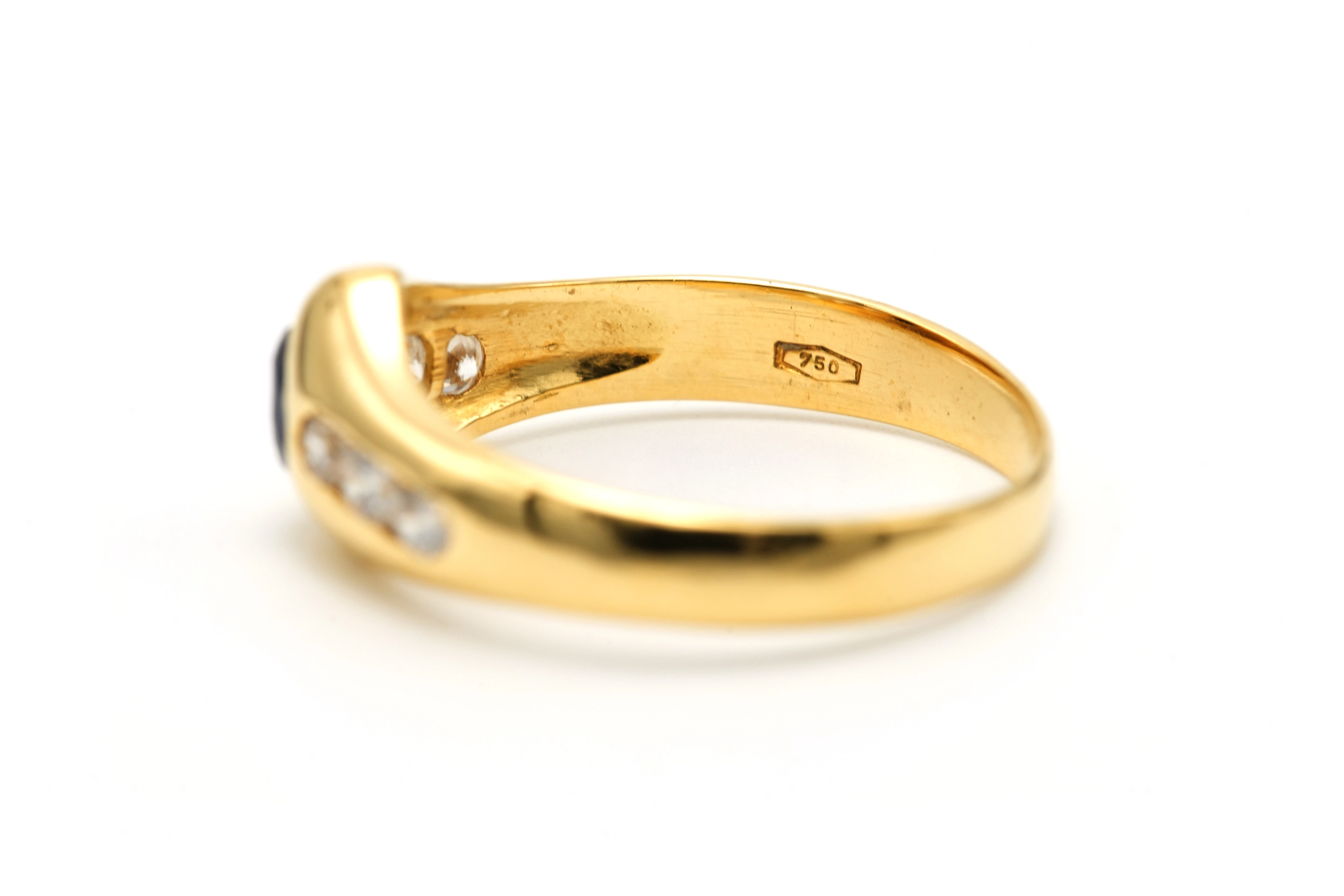 Bague contemporaine en or jaune 18 carats sertie d'un saphir et de diamants "taille" brillant (+-0.15ct) - - 7