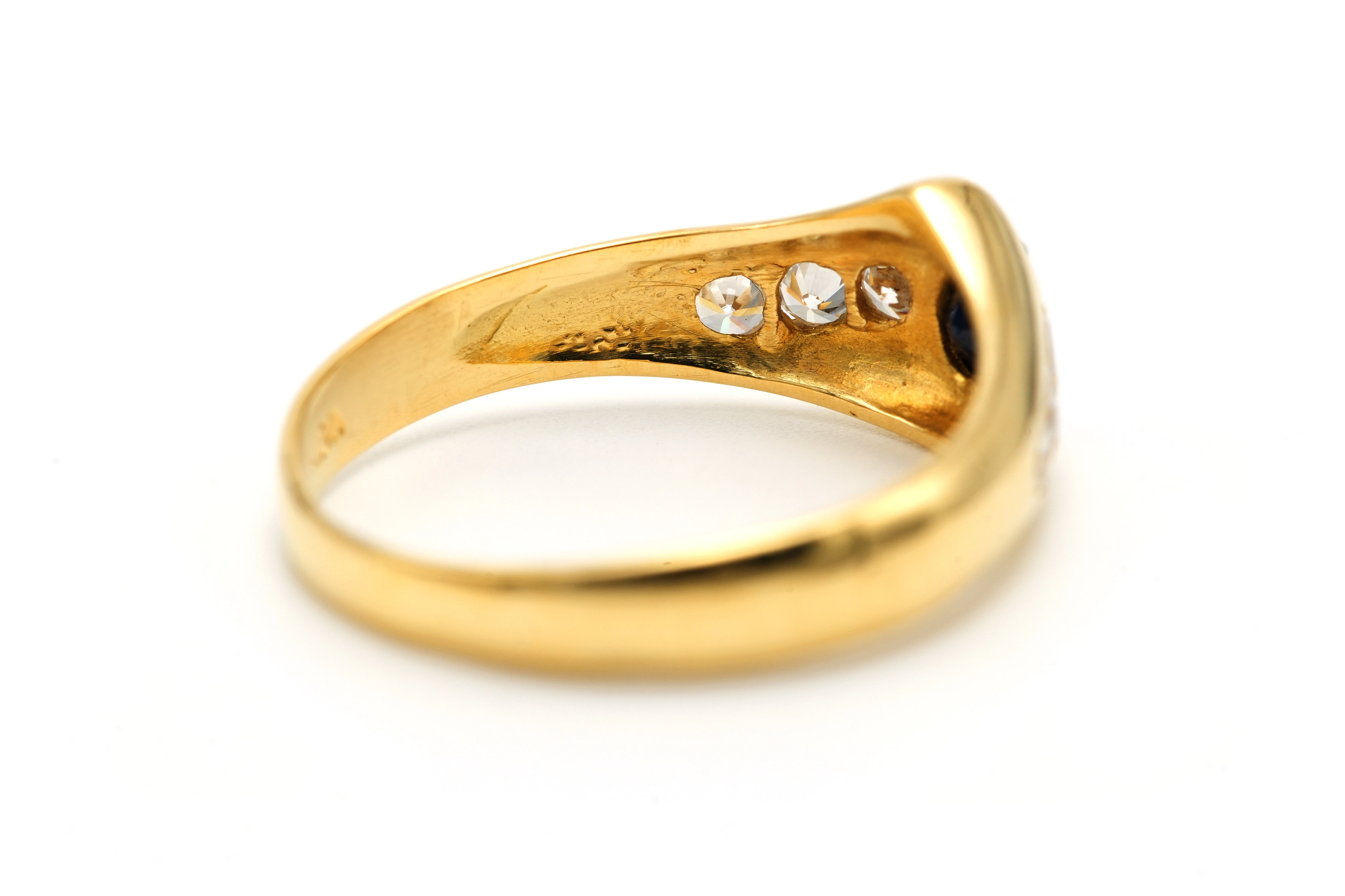 Bague contemporaine en or jaune 18 carats sertie d'un saphir et de diamants "taille" brillant (+-0.15ct) - - 5