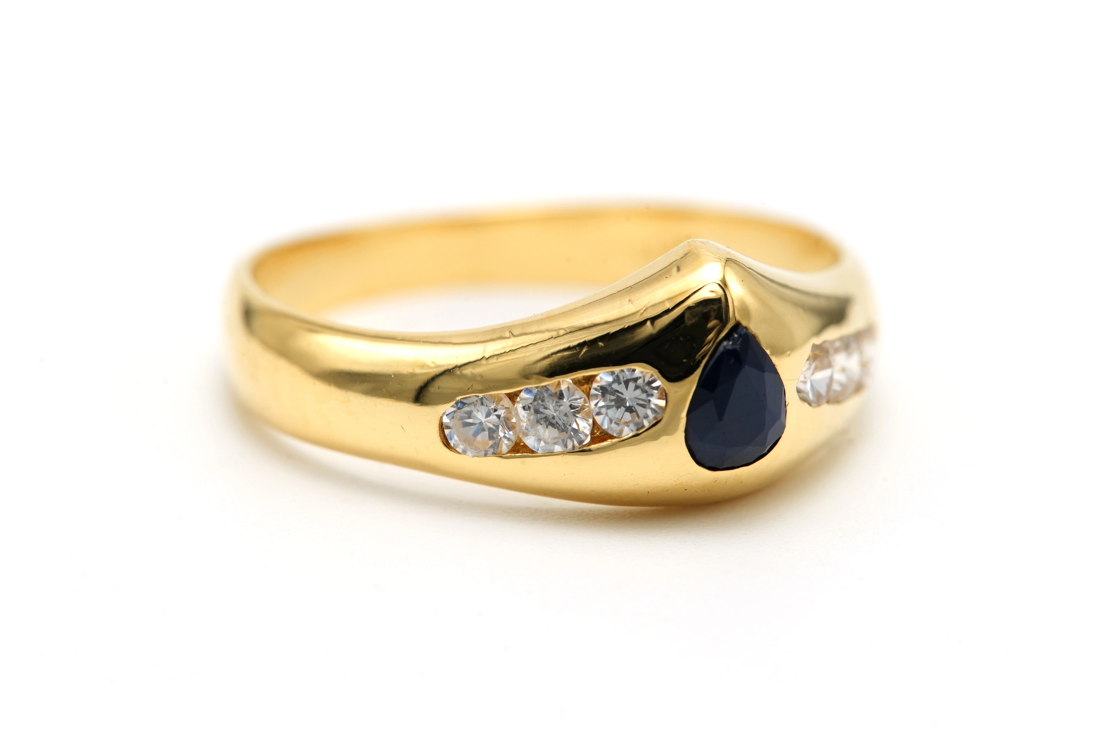 Bague contemporaine en or jaune 18 carats sertie d'un saphir et de diamants "taille" brillant (+-0.15ct) - - 6