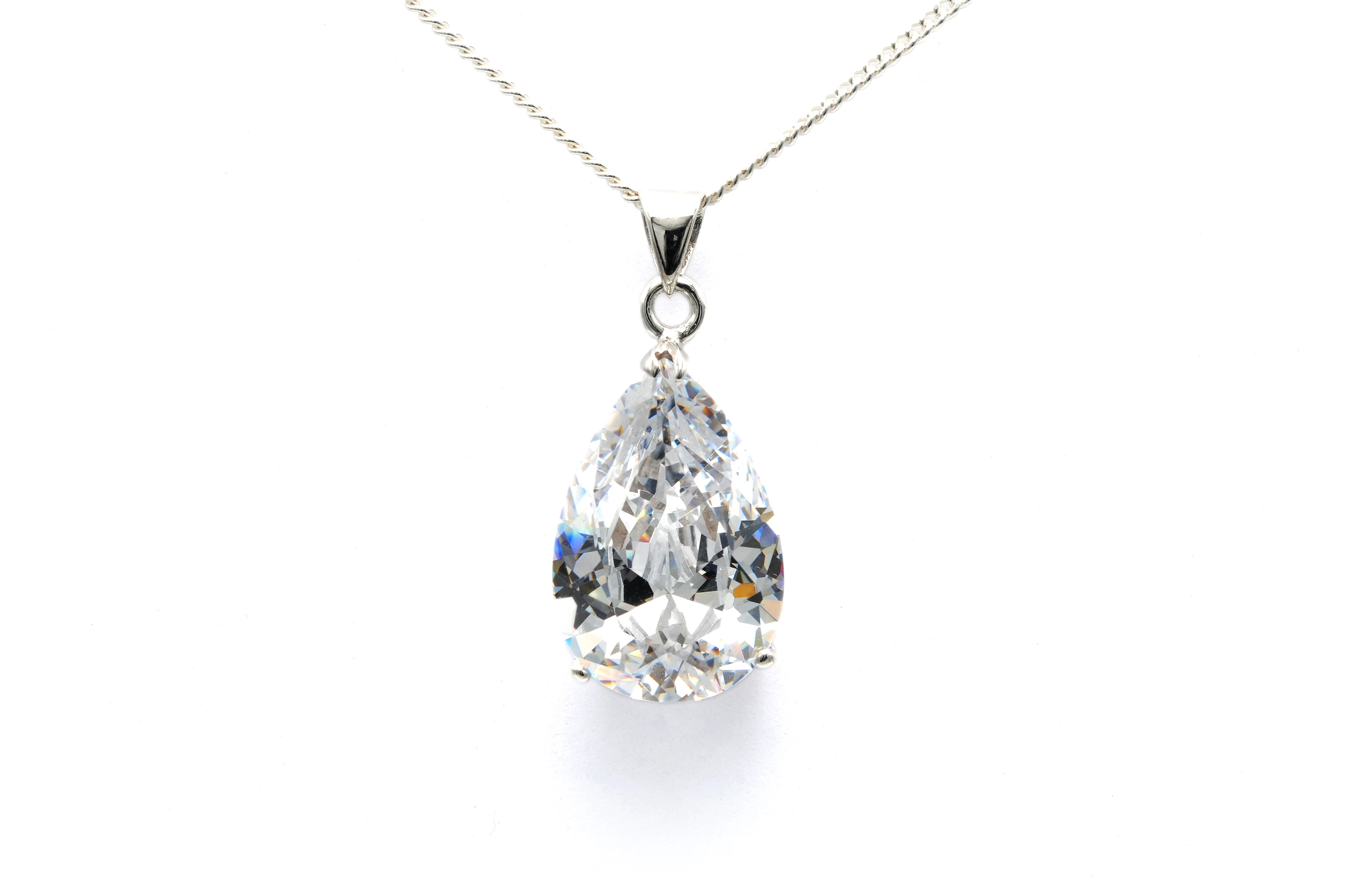 Pendentif contemporain en argent 925 serti d'un zirconium