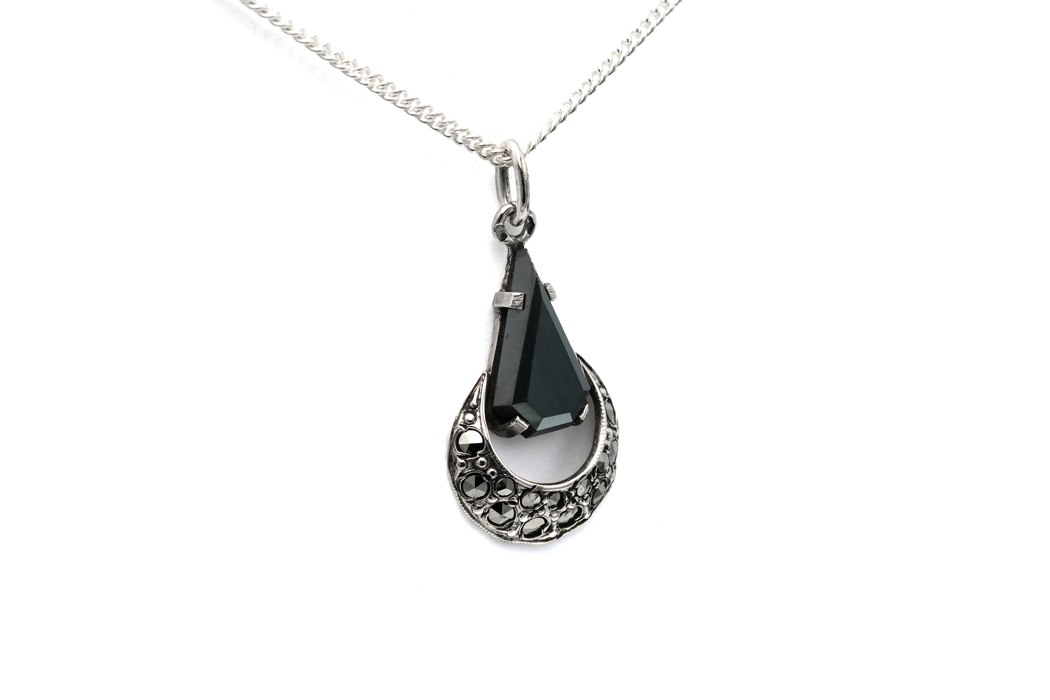 Pendentif Art Déco en argent serti de marcassites et d'une hématite - - 3