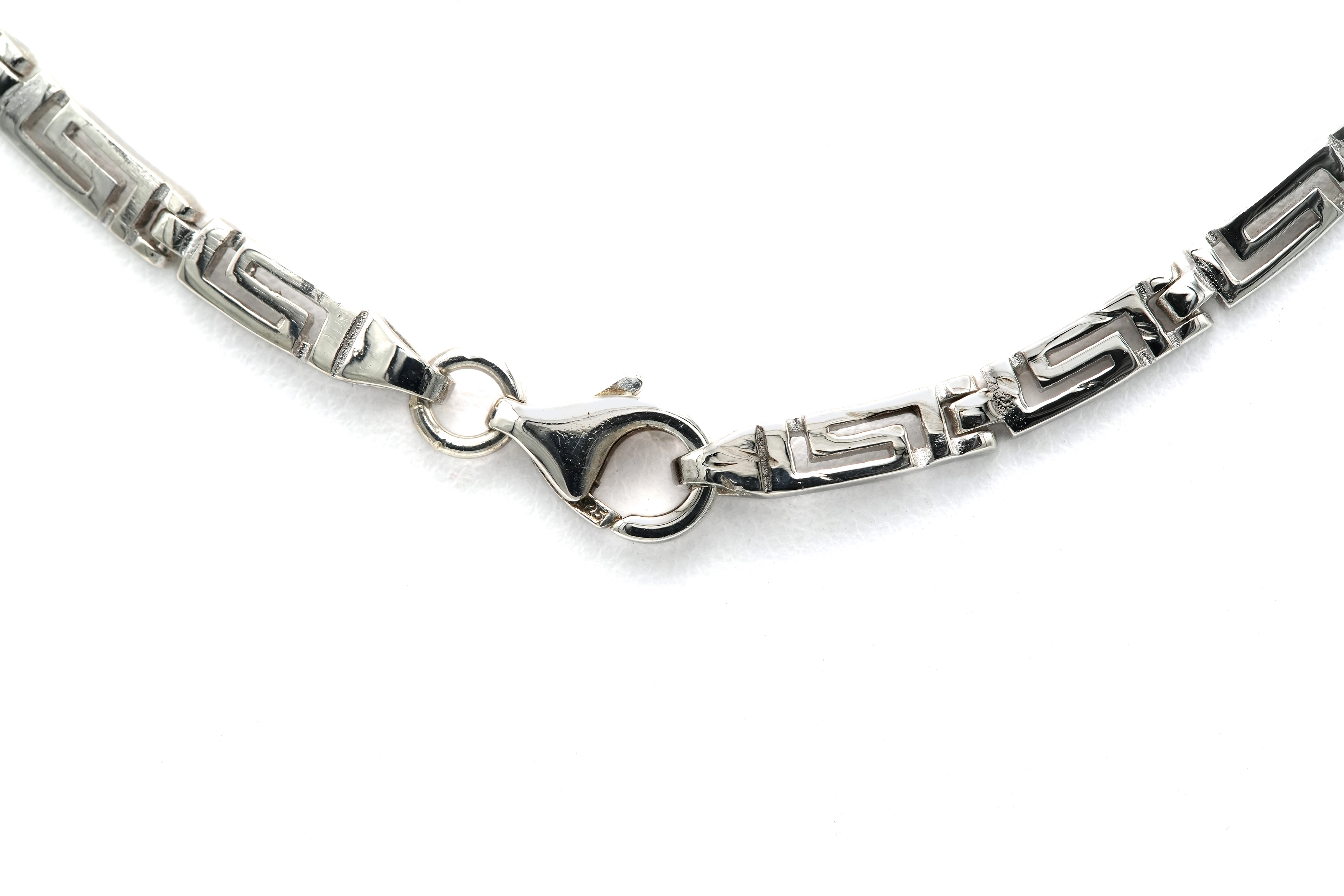 Collier contemporain en argent 925 et nacre opalisée