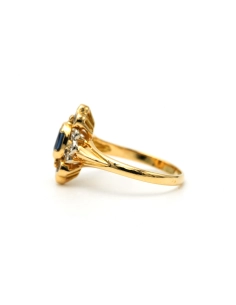Bague contemporaine en or jaune 18 carats sertie d'un saphir et de diamants "taille" brillant (+-0.18ct) - 3