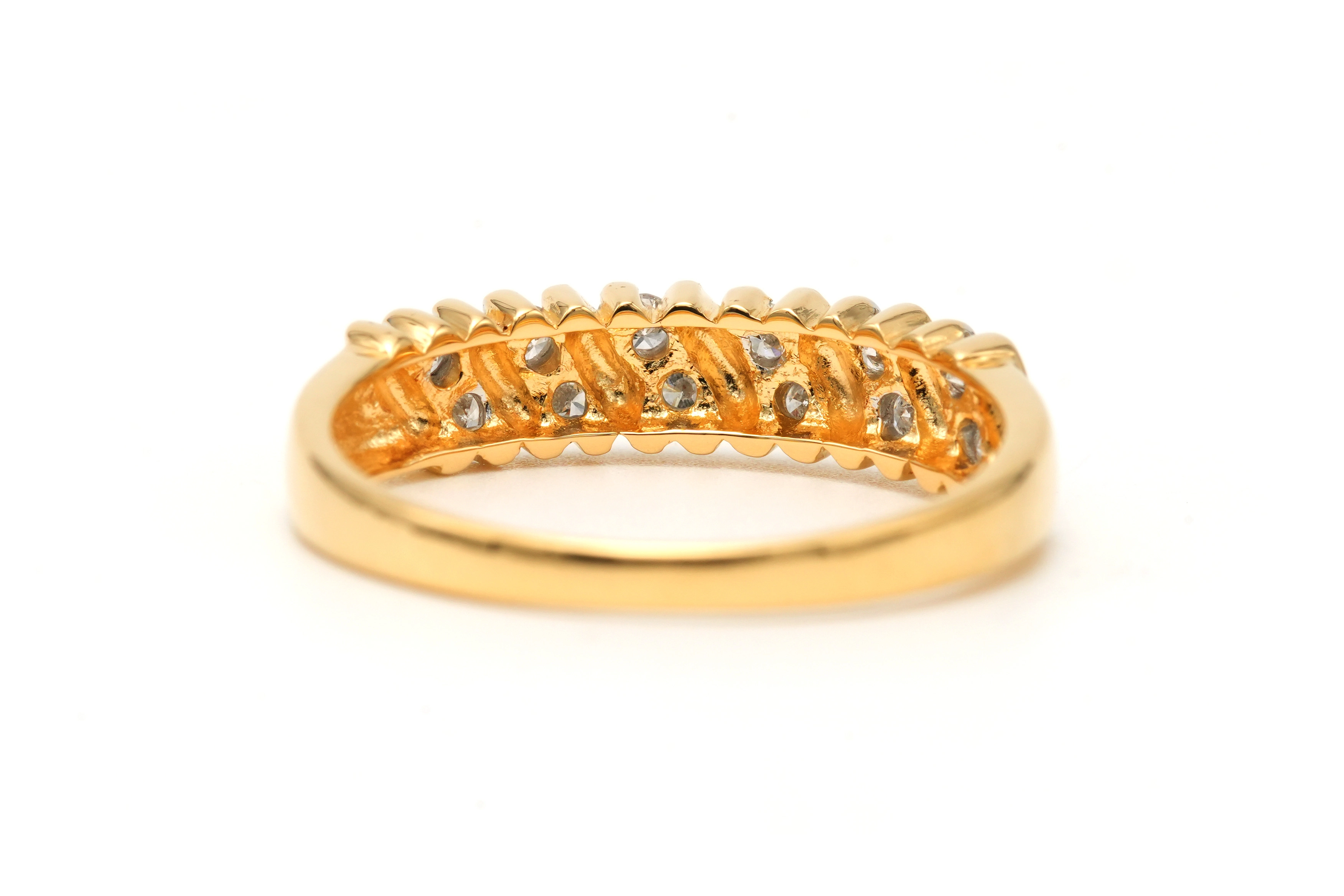 Bague contemporaine en or jaune 18 carats sertie de diamants "taille" brillant (+-0.3ct) - 4