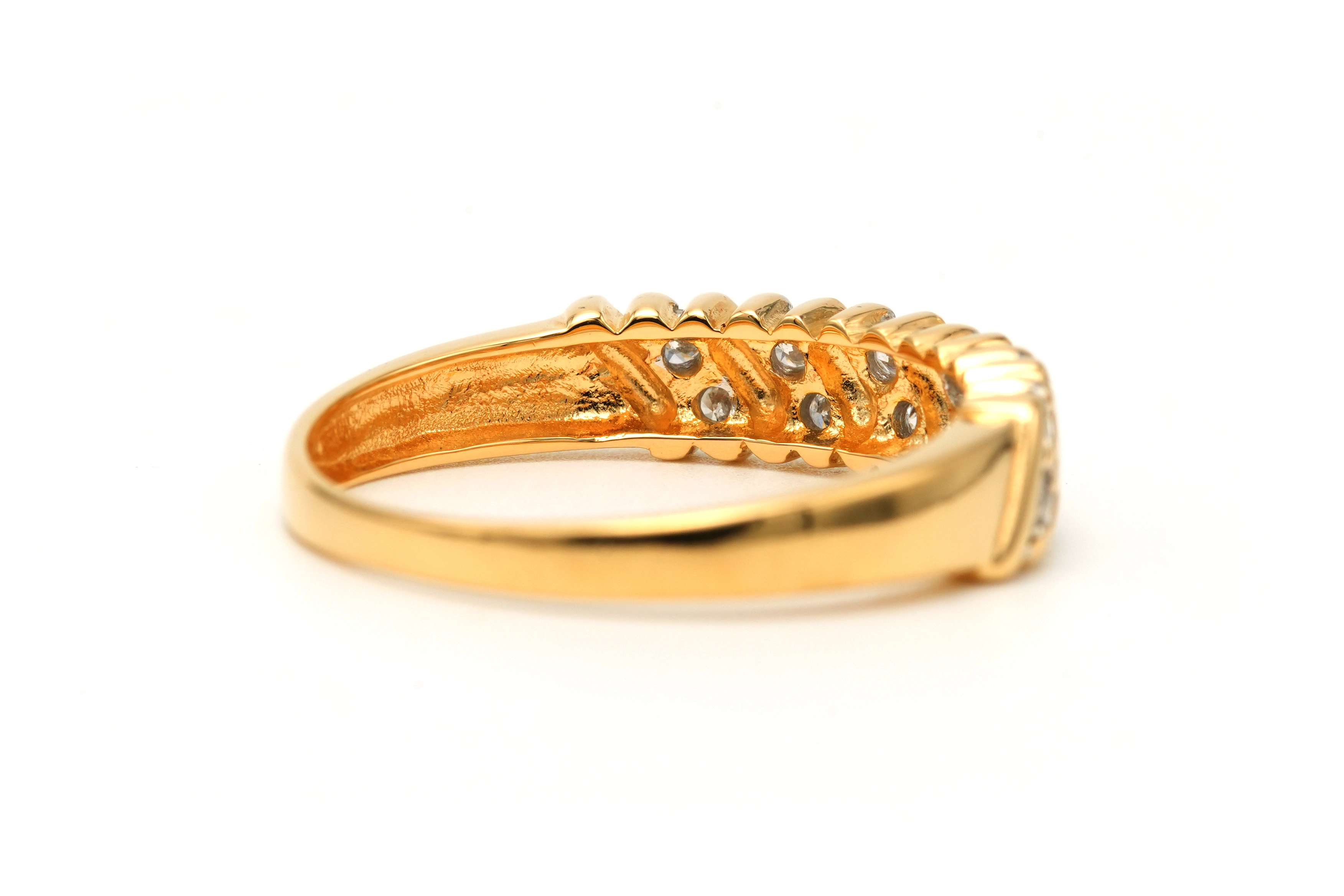 Bague contemporaine en or jaune 18 carats sertie de diamants "taille" brillant (+-0.3ct) - 5