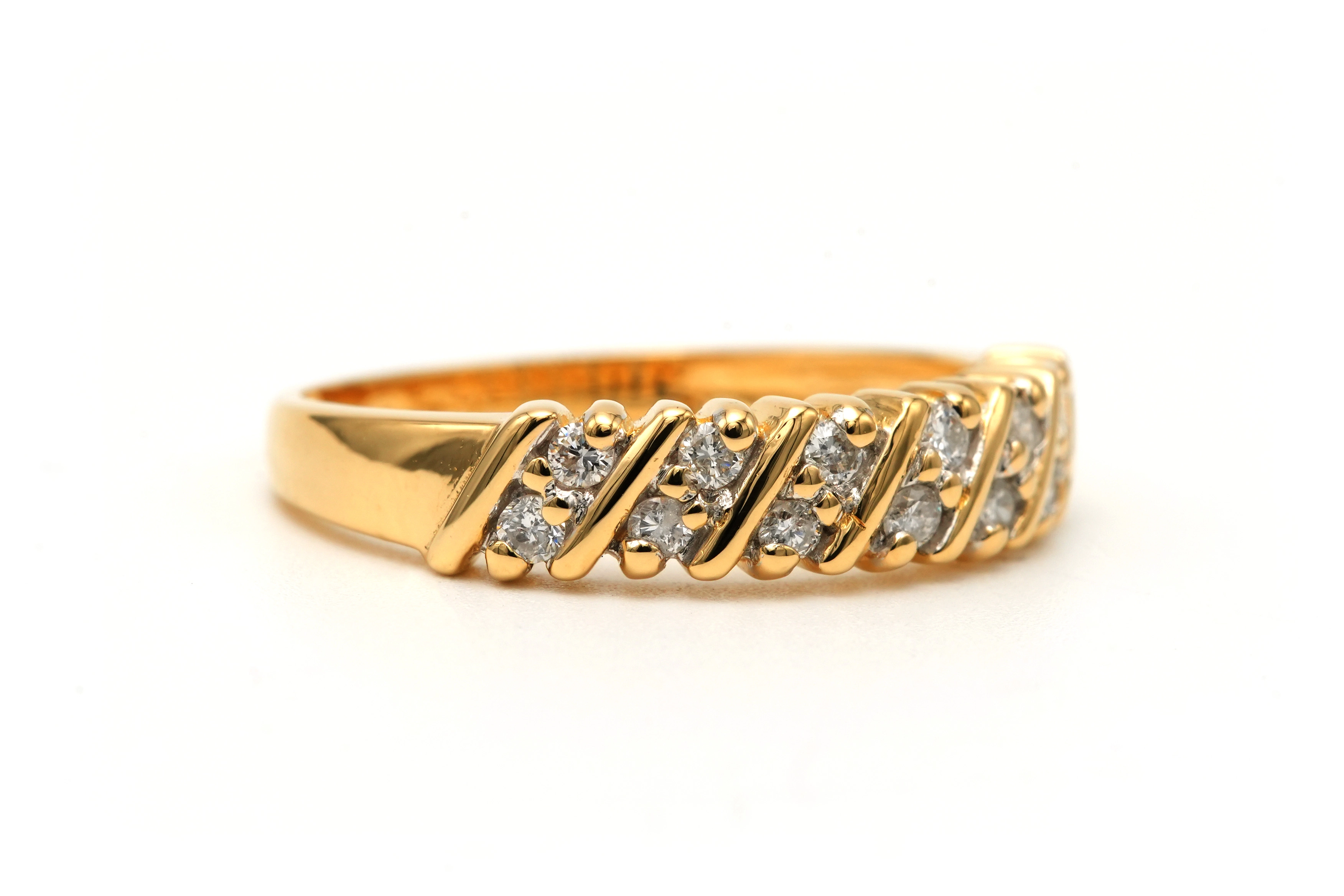 Bague contemporaine en or jaune 18 carats sertie de diamants "taille" brillant (+-0.3ct) - 6
