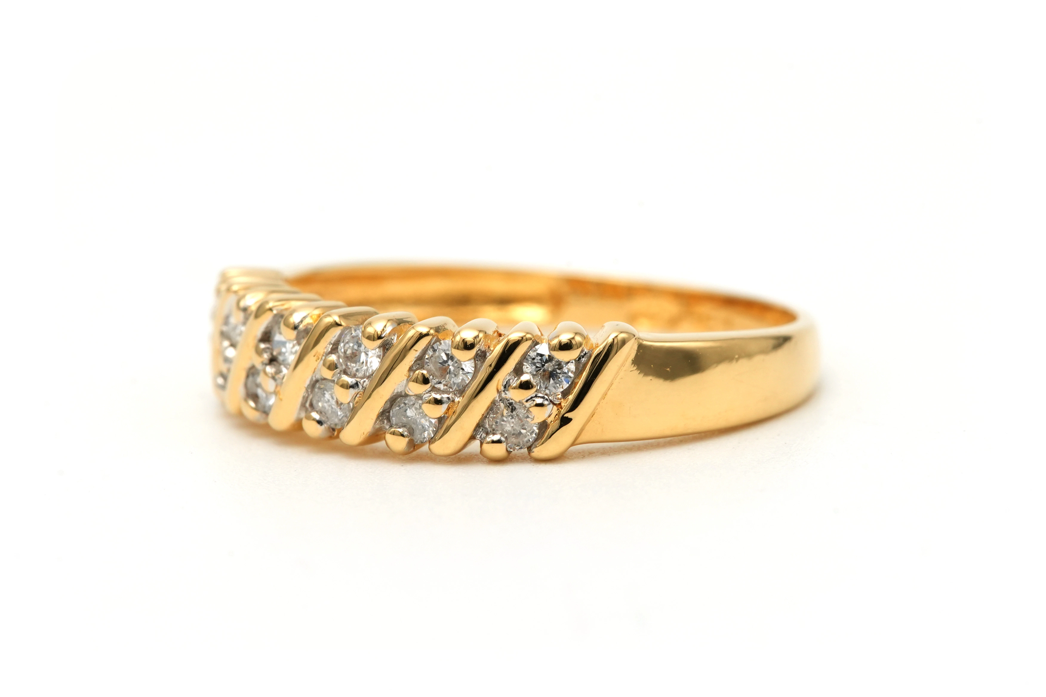 Bague contemporaine en or jaune 18 carats sertie de diamants "taille" brillant (+-0.3ct) - 2