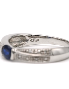 Bague contemporaine en or blanc 18 carats sertie d'un saphir et de diamants "taille" brillant (+-0.04ct) - 7