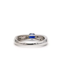 Bague contemporaine en or blanc 18 carats sertie d'un saphir et de diamants "taille" brillant (+-0.04ct) - - 4