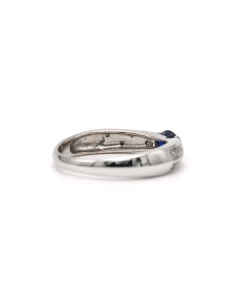 Bague contemporaine en or blanc 18 carats sertie d'un saphir et de diamants "taille" brillant (+-0.04ct) - - 5