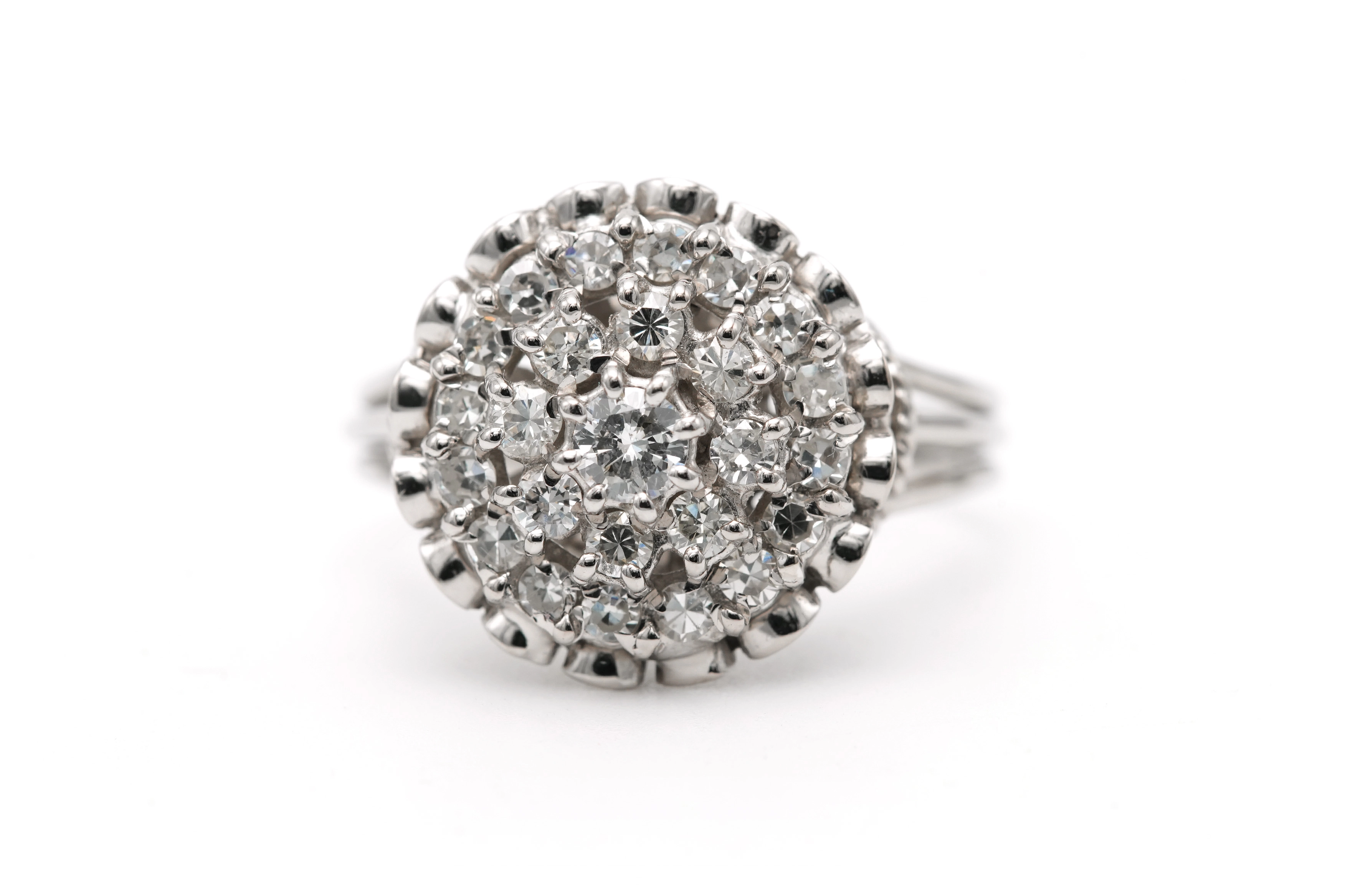 Bague Années 50 en or blanc 18 carats sertie de diamants "taille" brillant (+-1.14ct) - 1