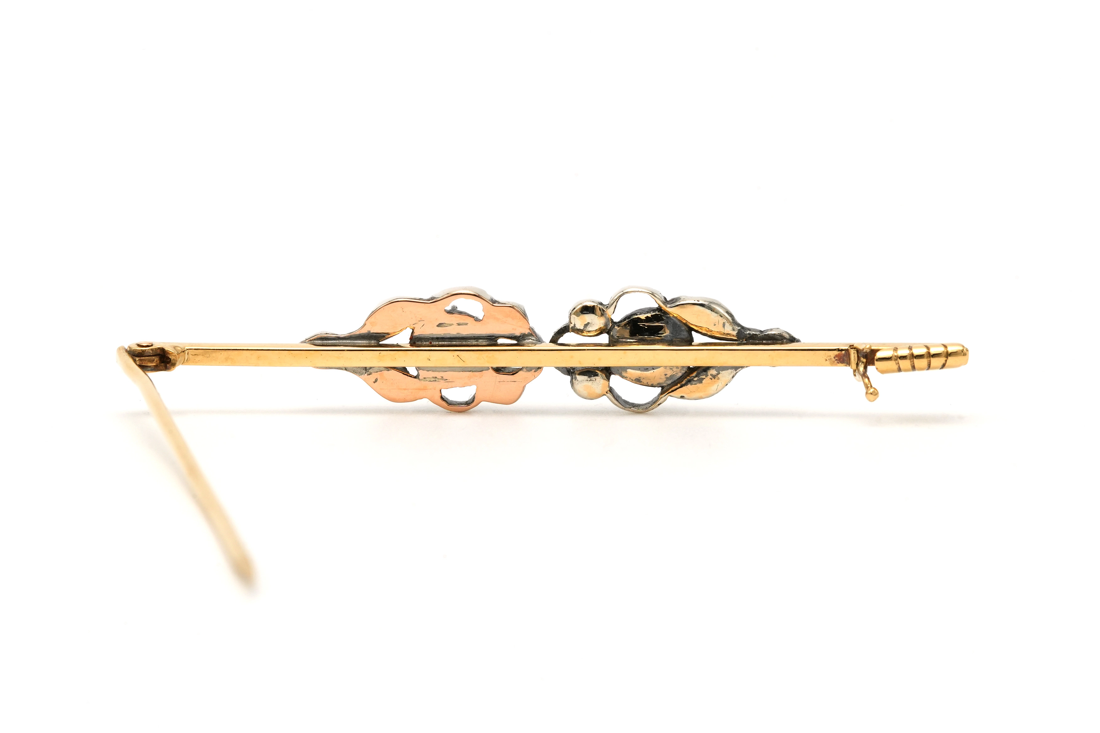 Broche Napoléon III en or jaune 18 carats et argent sertie de diamants "taille" rose - 4