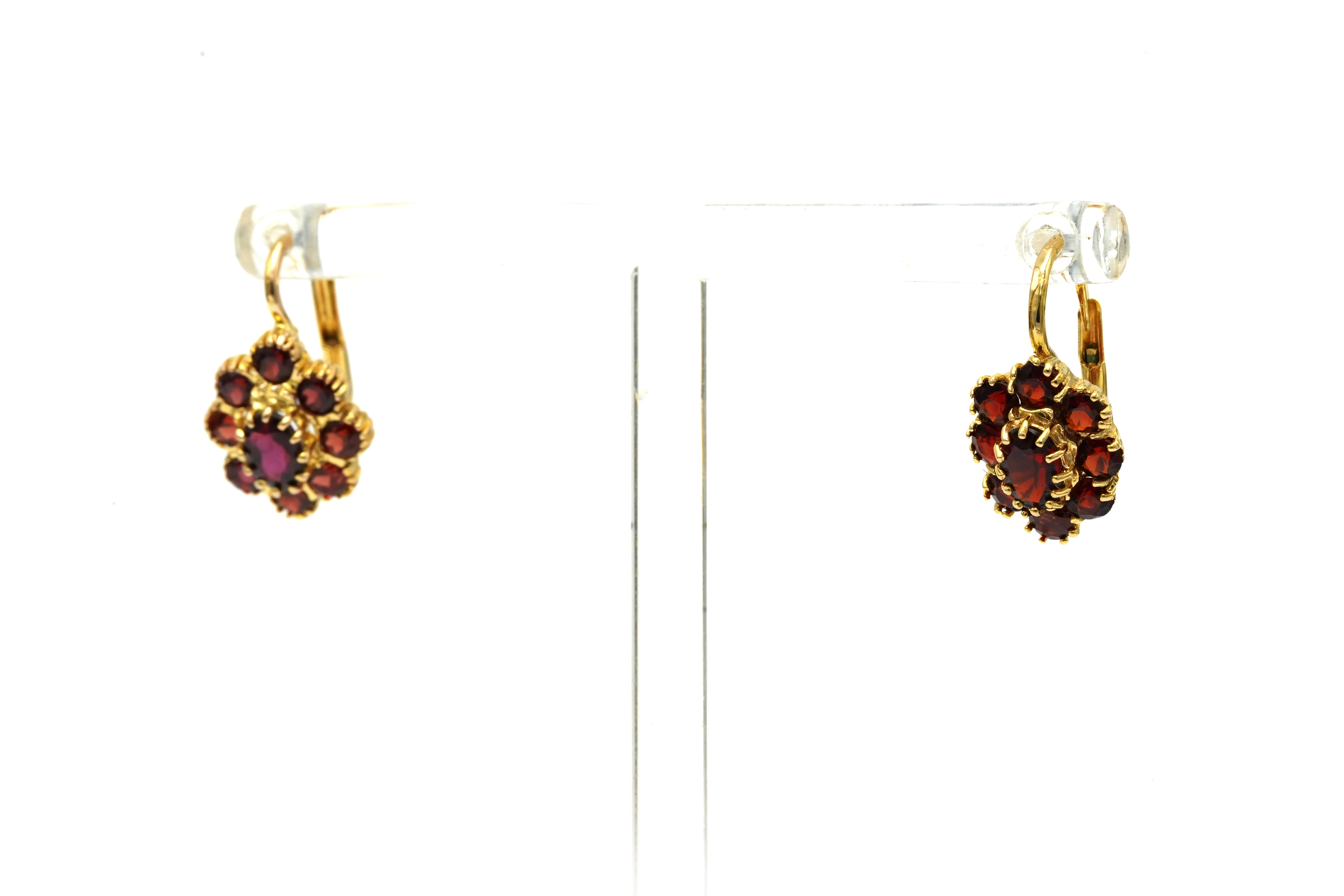 Boucles d'oreilles contemporaines en or jaune 18 carats serties de grenats - - 2