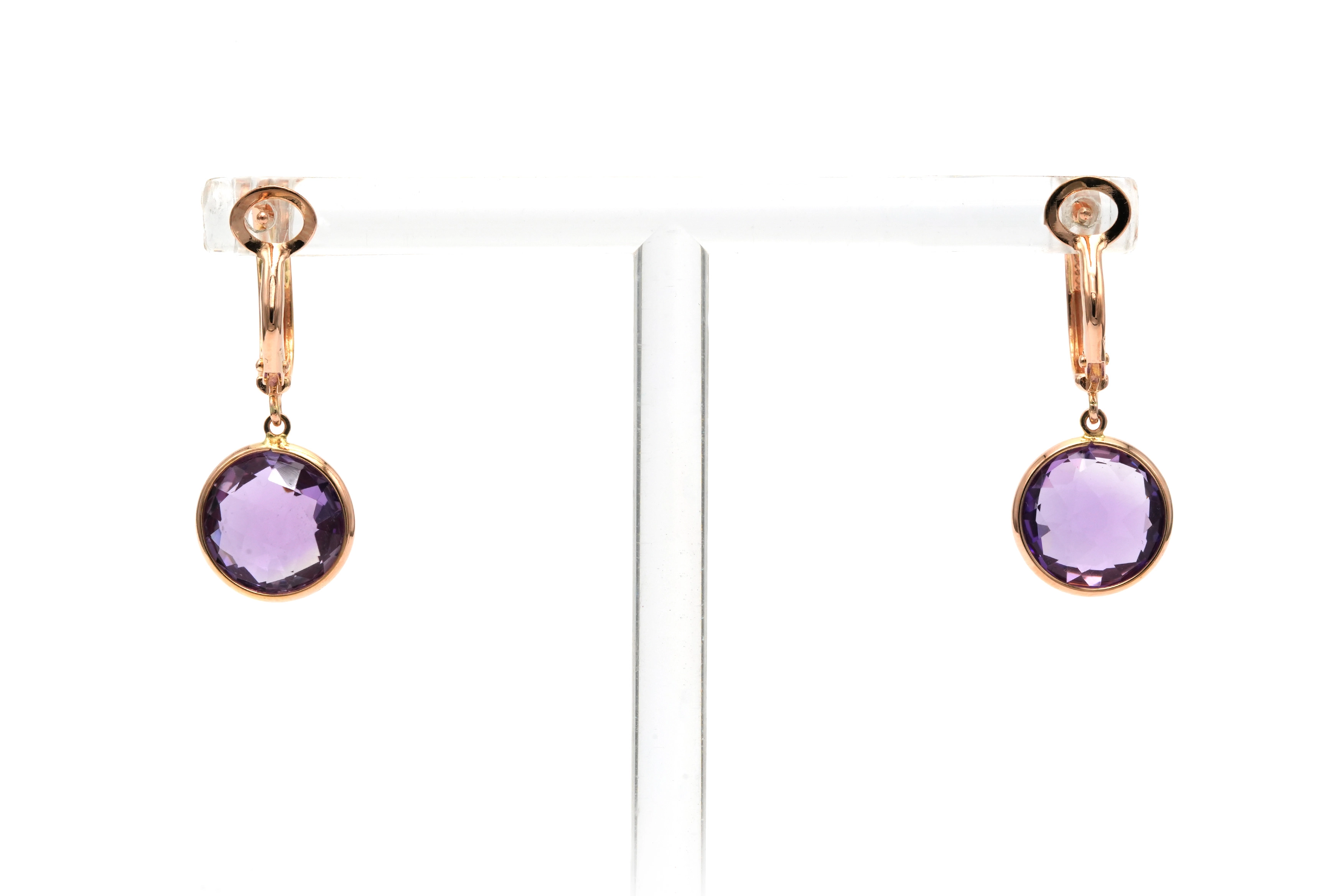Boucles d'oreilles contemporaines en or rose 18 carats serties d'améthystes - 4