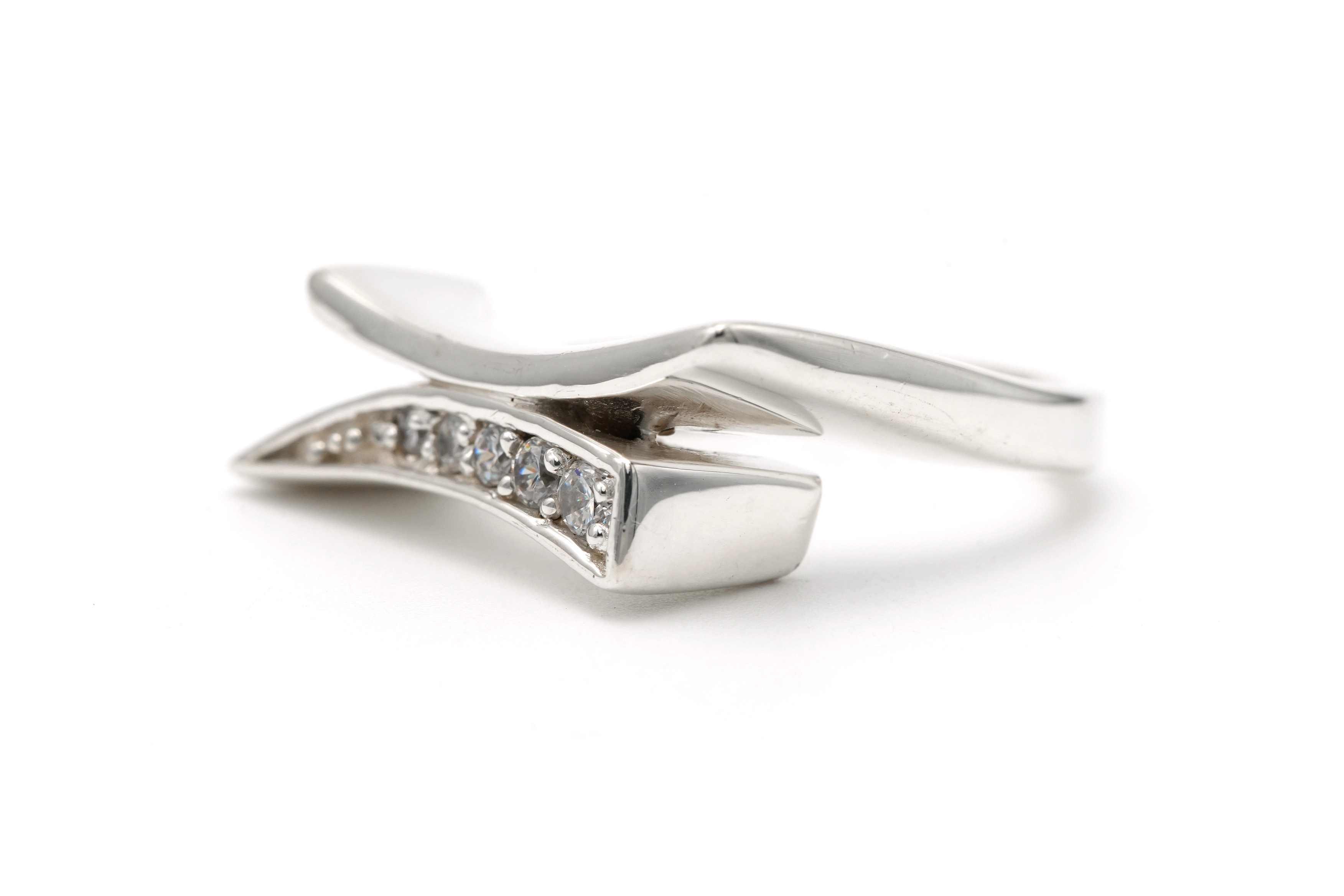 Bague contemporaine en argent 925 sertie de zirconiums - - 2