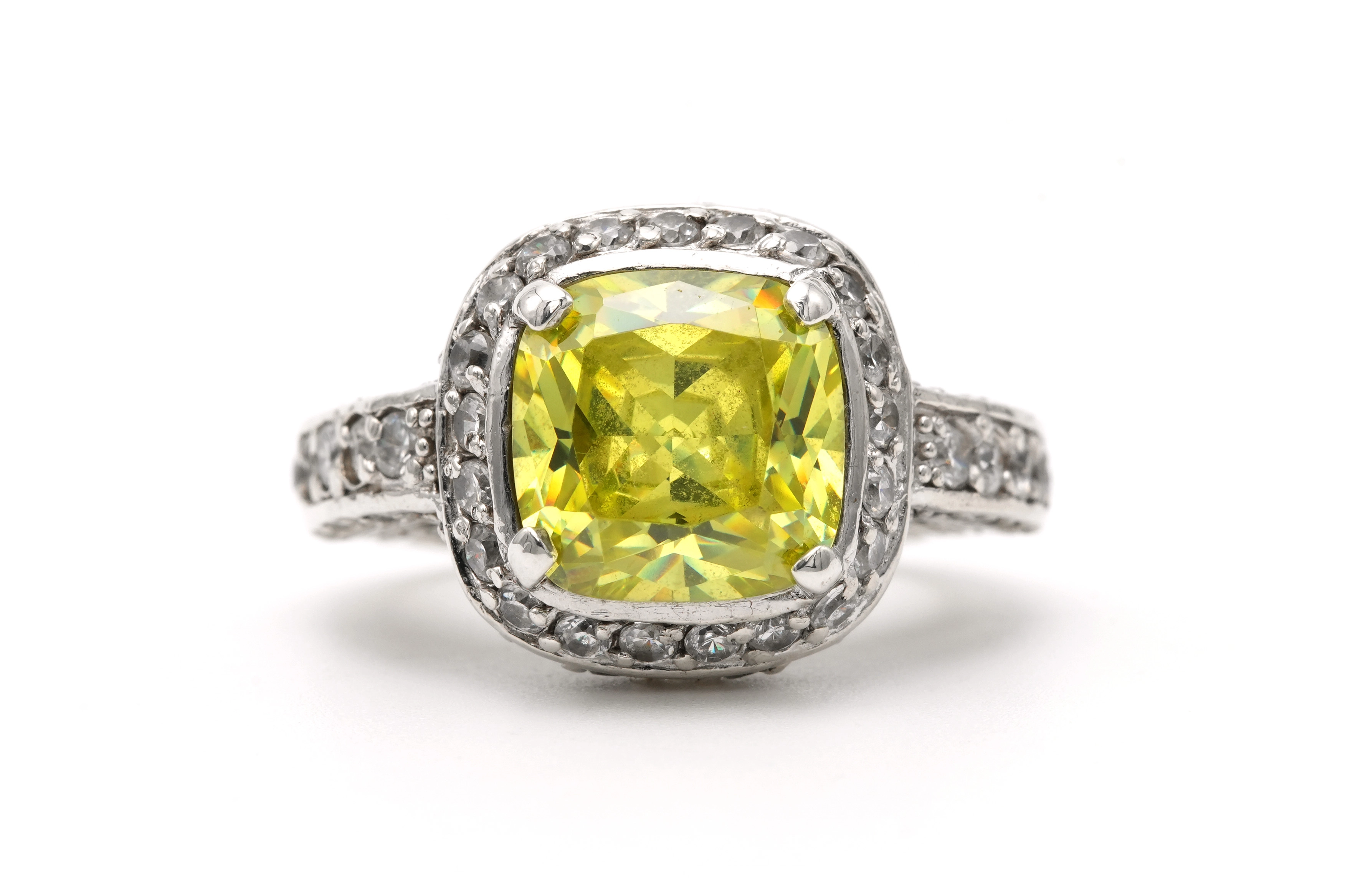 Bague contemporaine en argent 925 sertie de zirconiums - - 1