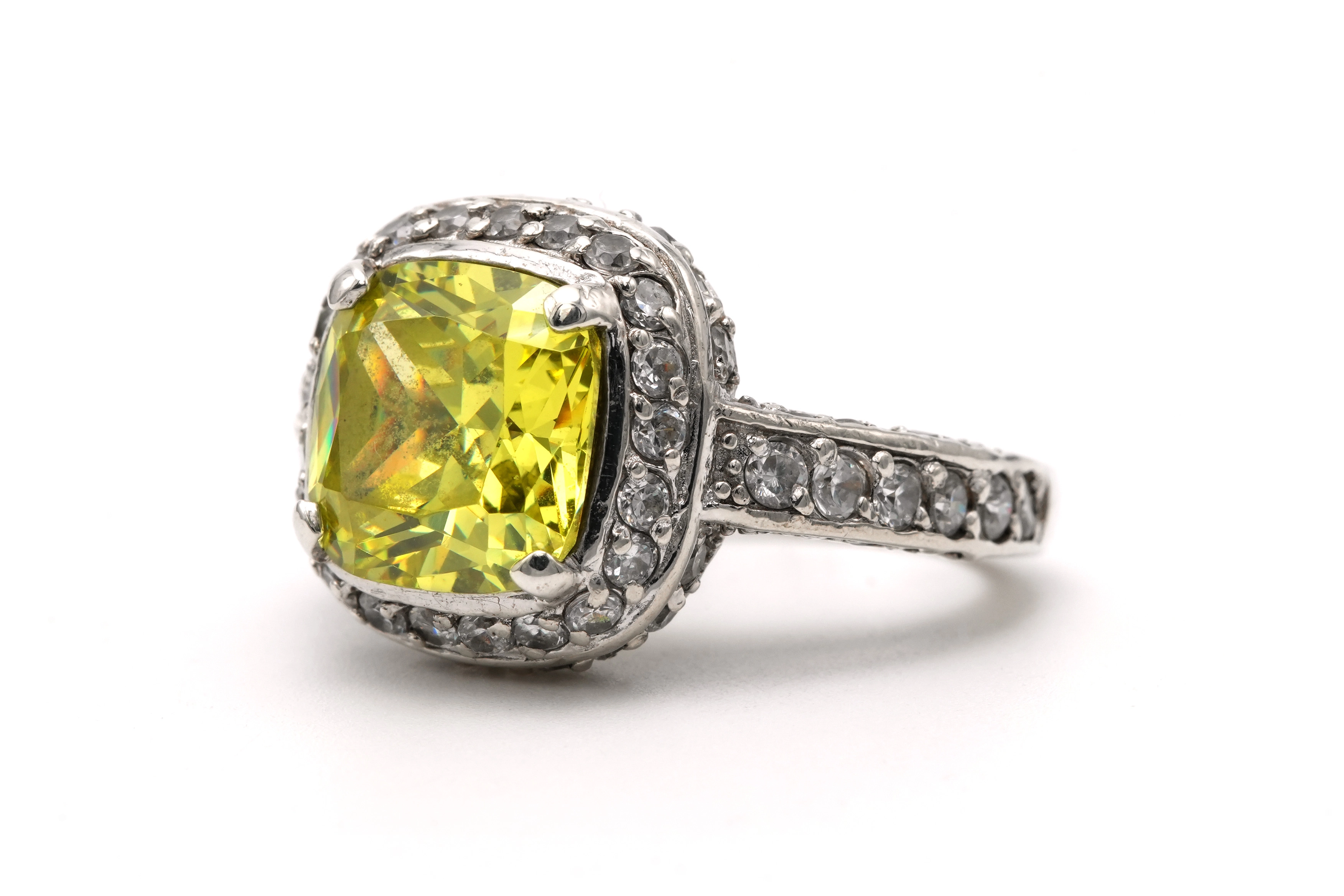 Bague contemporaine en argent 925 sertie de zirconiums - - 2